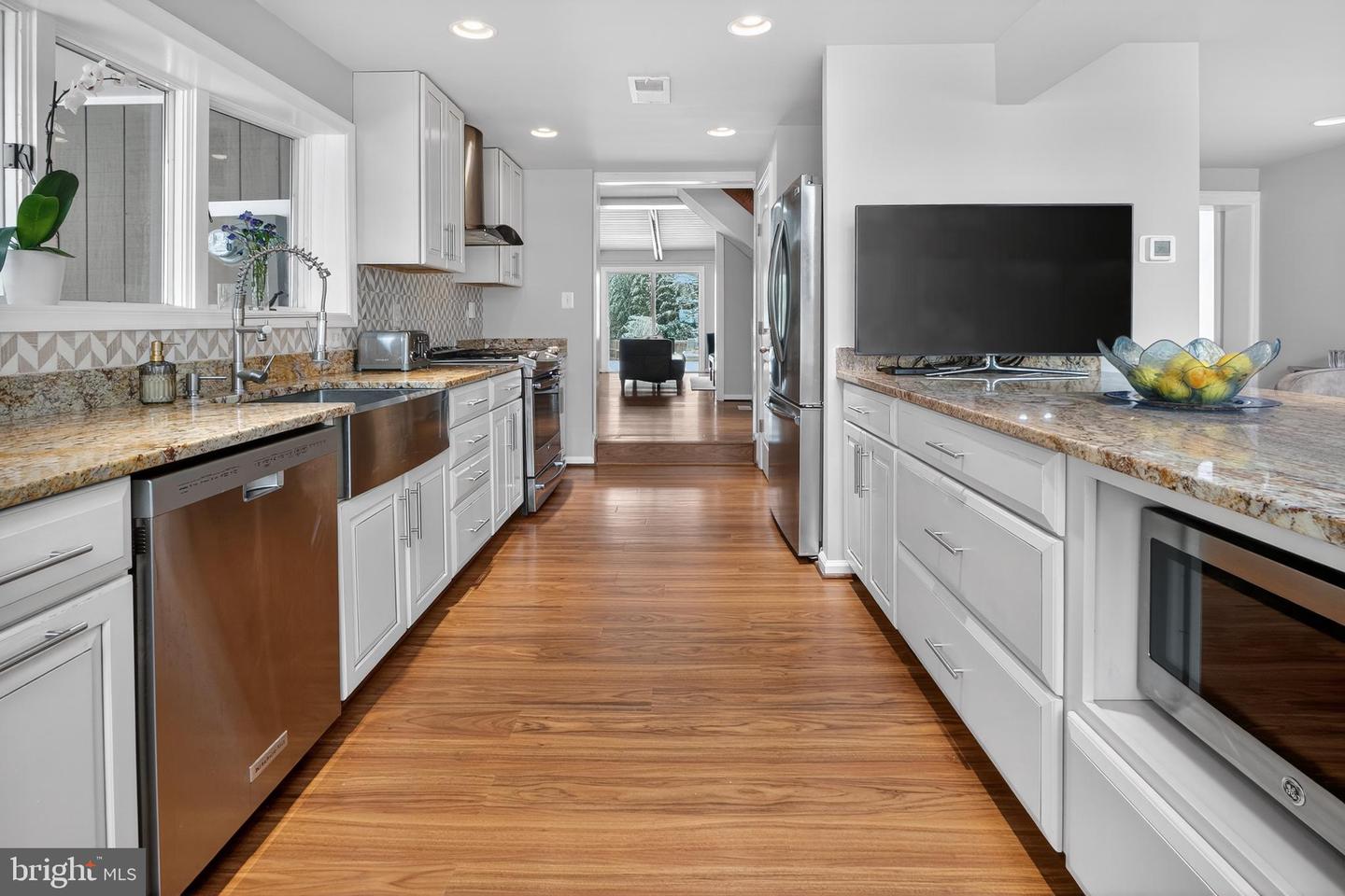 7822 HOLMES RUN DR, FALLS CHURCH, Virginia 22042, 3 Bedrooms Bedrooms, ,2 BathroomsBathrooms,Residential,For sale,7822 HOLMES RUN DR,VAFX2277224 MLS # VAFX2277224 7822 HOLMES RUN DR, FALLS CHURCH, Virginia 22042, 3 Bedrooms Bedrooms, ,2 BathroomsBathrooms,Residential,For sale,7822 HOLMES RUN DR,VAFX2277224 MLS # VAFX2277224