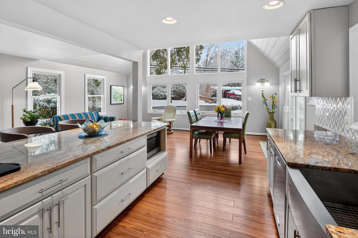 7822 HOLMES RUN DR, FALLS CHURCH, Virginia 22042, 3 Bedrooms Bedrooms, ,2 BathroomsBathrooms,Residential,For sale,7822 HOLMES RUN DR,VAFX2277224 MLS # VAFX2277224 7822 HOLMES RUN DR, FALLS CHURCH, Virginia 22042, 3 Bedrooms Bedrooms, ,2 BathroomsBathrooms,Residential,For sale,7822 HOLMES RUN DR,VAFX2277224 MLS # VAFX2277224