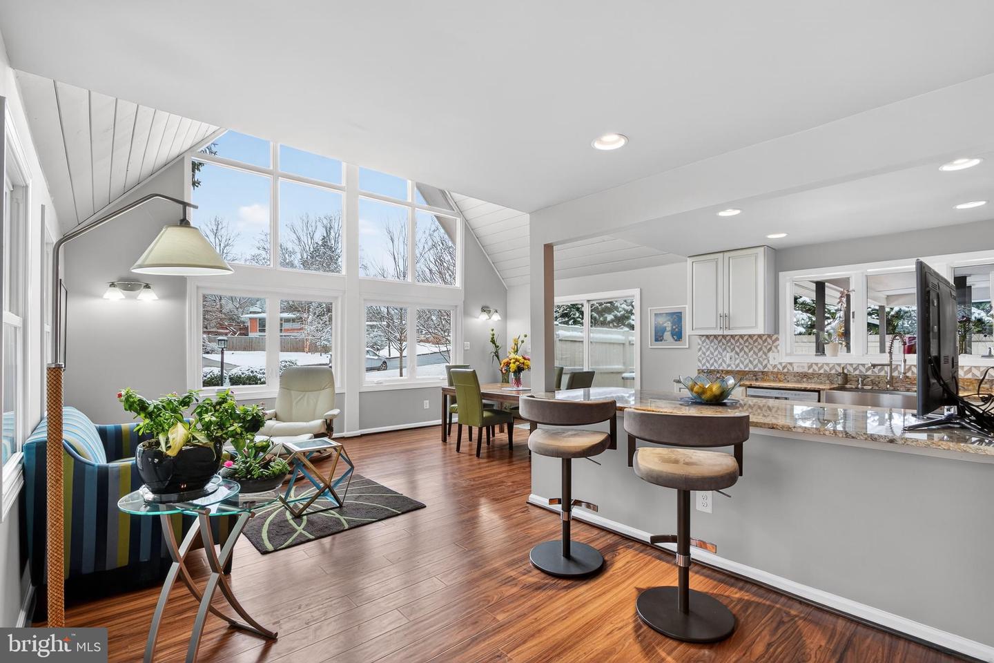 7822 HOLMES RUN DR, FALLS CHURCH, Virginia 22042, 3 Bedrooms Bedrooms, ,2 BathroomsBathrooms,Residential,For sale,7822 HOLMES RUN DR,VAFX2277224 MLS # VAFX2277224 7822 HOLMES RUN DR, FALLS CHURCH, Virginia 22042, 3 Bedrooms Bedrooms, ,2 BathroomsBathrooms,Residential,For sale,7822 HOLMES RUN DR,VAFX2277224 MLS # VAFX2277224