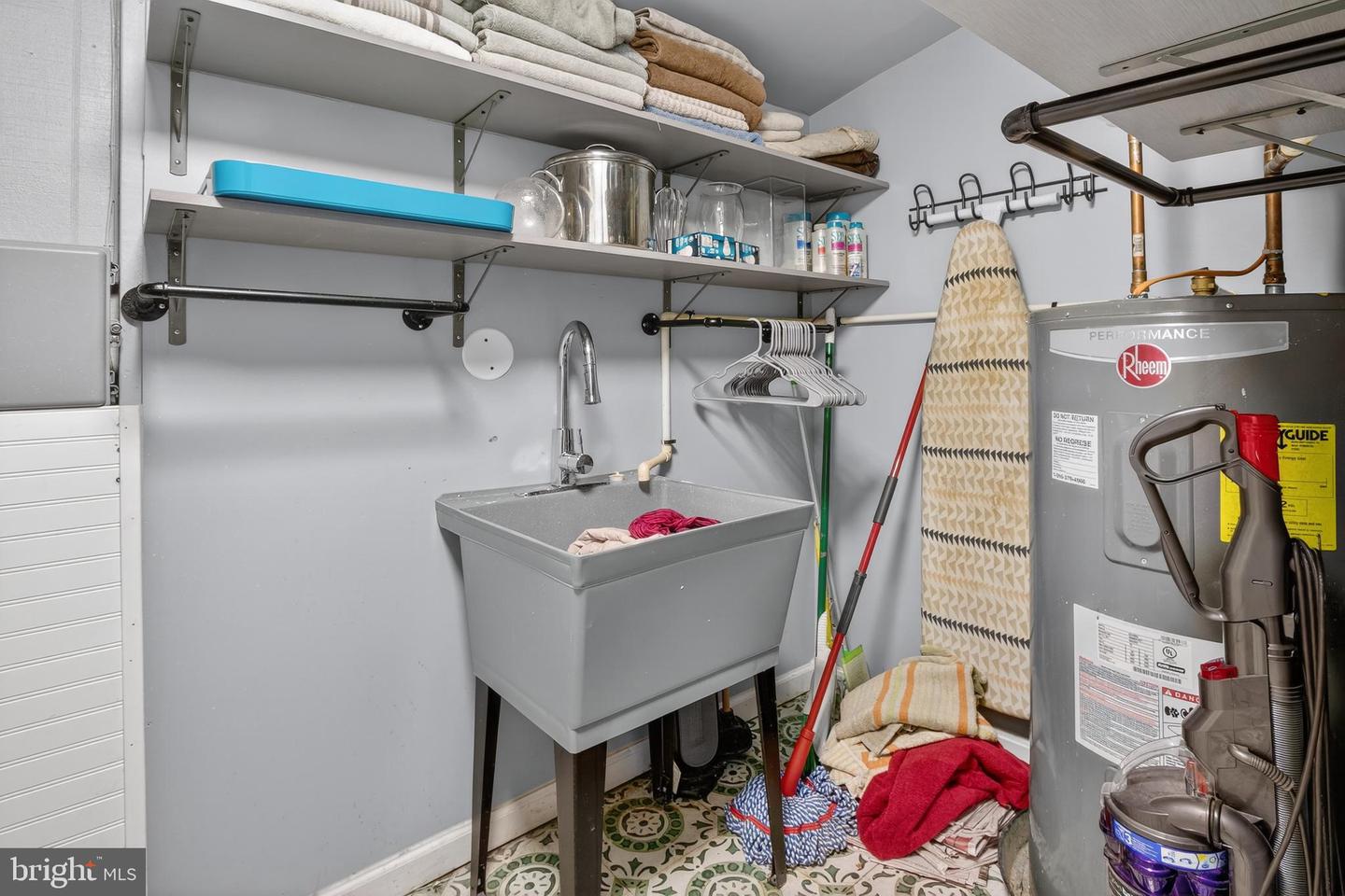 7822 HOLMES RUN DR, FALLS CHURCH, Virginia 22042, 3 Bedrooms Bedrooms, ,2 BathroomsBathrooms,Residential,For sale,7822 HOLMES RUN DR,VAFX2277224 MLS # VAFX2277224 7822 HOLMES RUN DR, FALLS CHURCH, Virginia 22042, 3 Bedrooms Bedrooms, ,2 BathroomsBathrooms,Residential,For sale,7822 HOLMES RUN DR,VAFX2277224 MLS # VAFX2277224