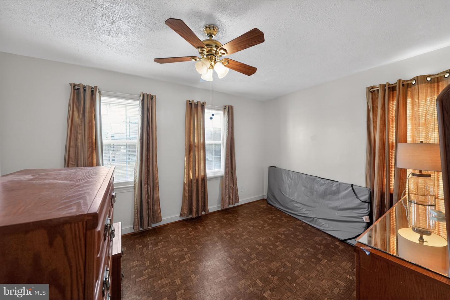 2300 SOUTHERN AVE SE, WASHINGTON, District Of Columbia 20020, 3 Bedrooms Bedrooms, 4 Rooms Rooms,1 BathroomBathrooms,Residential,For sale,2300 SOUTHERN AVE SE,DCDC2232444 MLS # DCDC2232444