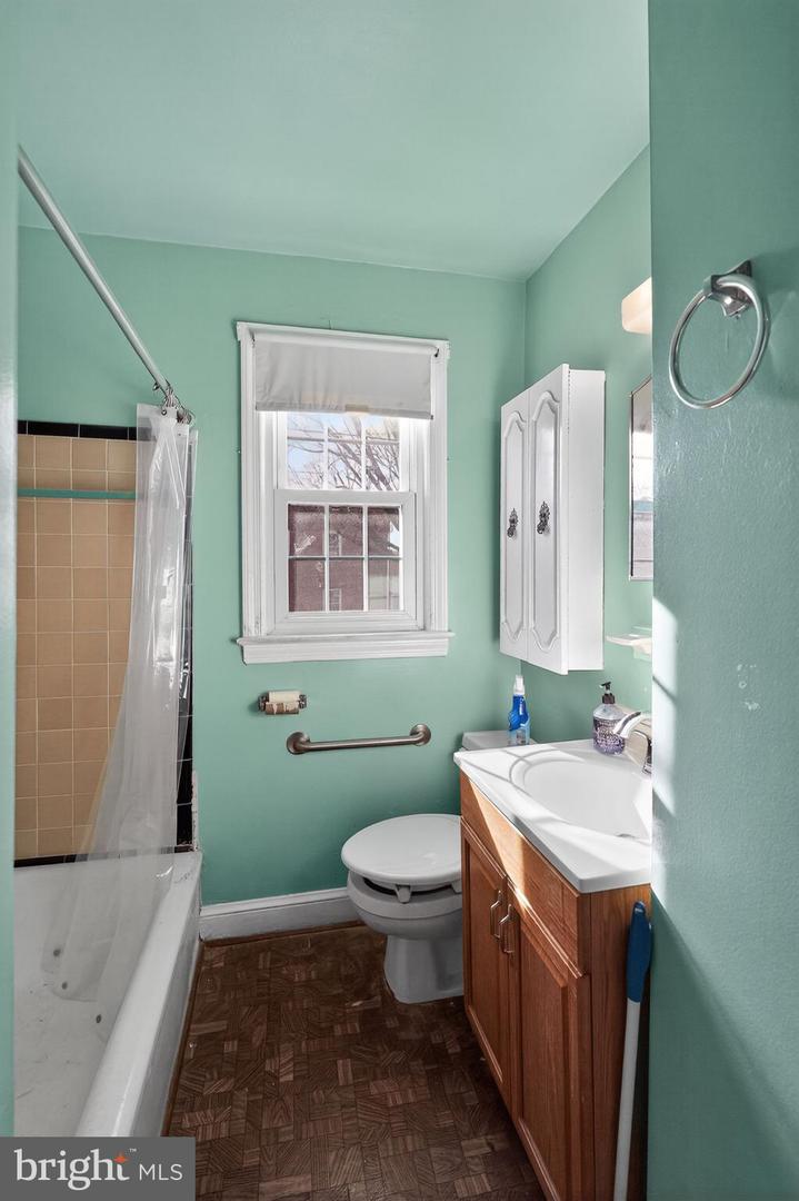 2300 SOUTHERN AVE SE, WASHINGTON, District Of Columbia 20020, 3 Bedrooms Bedrooms, 4 Rooms Rooms,1 BathroomBathrooms,Residential,For sale,2300 SOUTHERN AVE SE,DCDC2232444 MLS # DCDC2232444