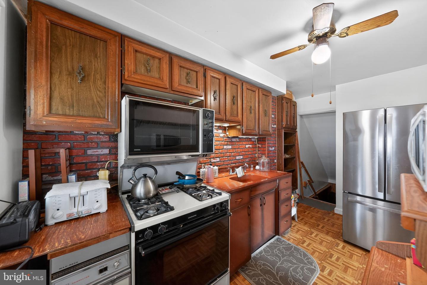 2300 SOUTHERN AVE SE, WASHINGTON, District Of Columbia 20020, 3 Bedrooms Bedrooms, 4 Rooms Rooms,1 BathroomBathrooms,Residential,For sale,2300 SOUTHERN AVE SE,DCDC2232444 MLS # DCDC2232444