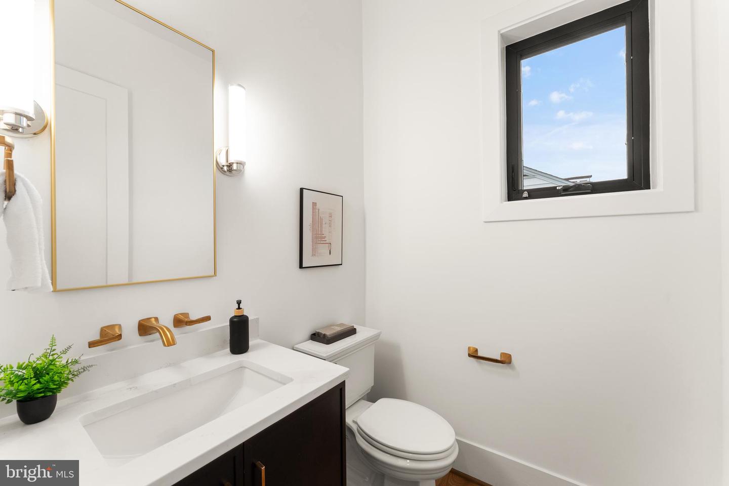 6539 FAIRLAWN DR, MCLEAN, Virginia 22101, 5 Bedrooms Bedrooms, ,5 BathroomsBathrooms,Residential,For sale,6539 FAIRLAWN DR,VAFX2280764 MLS # VAFX2280764 6539 FAIRLAWN DR, MCLEAN, Virginia 22101, 5 Bedrooms Bedrooms, ,5 BathroomsBathrooms,Residential,For sale,6539 FAIRLAWN DR,VAFX2280764 MLS # VAFX2280764