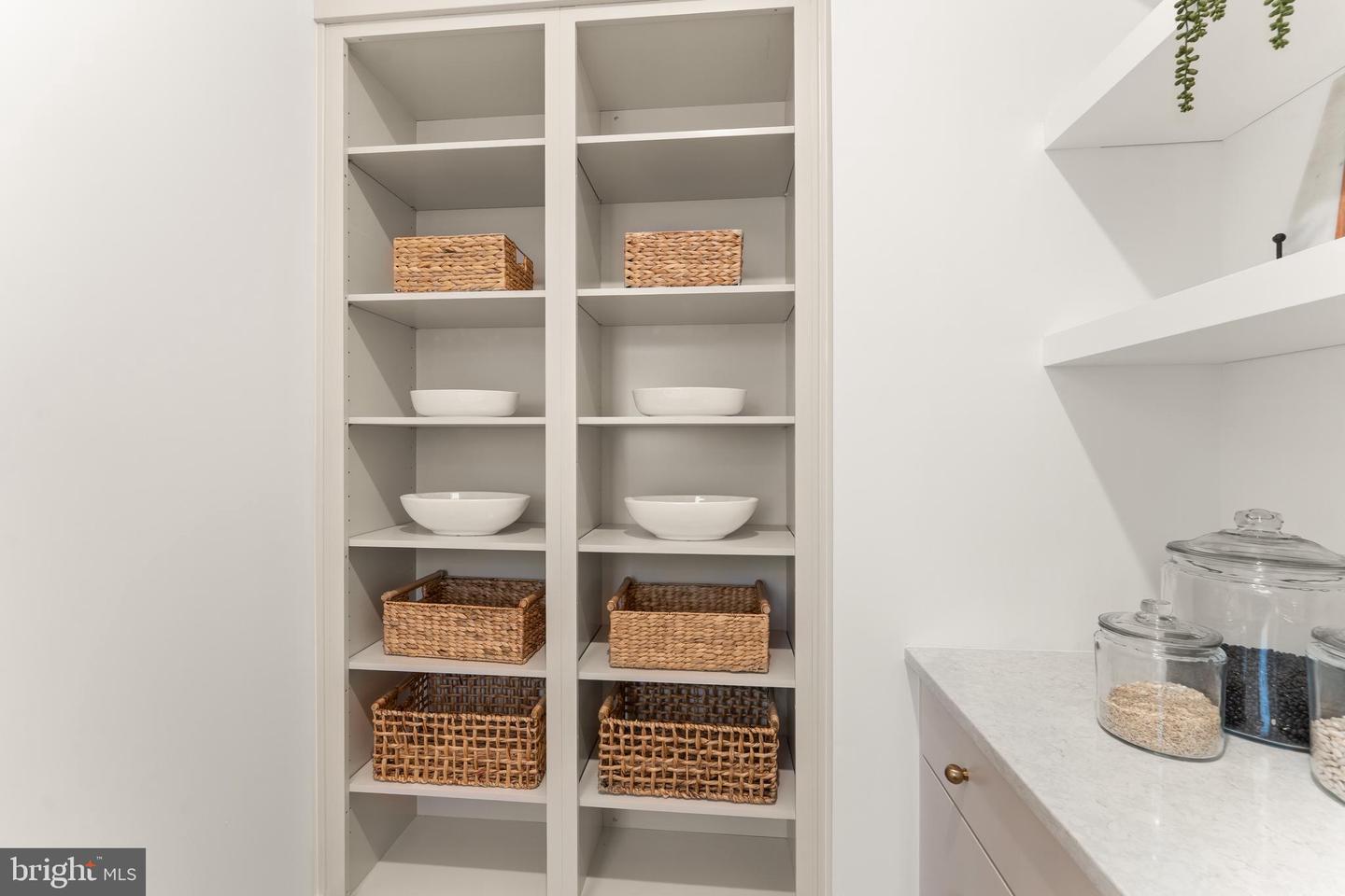 6539 FAIRLAWN DR, MCLEAN, Virginia 22101, 5 Bedrooms Bedrooms, ,5 BathroomsBathrooms,Residential,For sale,6539 FAIRLAWN DR,VAFX2280764 MLS # VAFX2280764 6539 FAIRLAWN DR, MCLEAN, Virginia 22101, 5 Bedrooms Bedrooms, ,5 BathroomsBathrooms,Residential,For sale,6539 FAIRLAWN DR,VAFX2280764 MLS # VAFX2280764