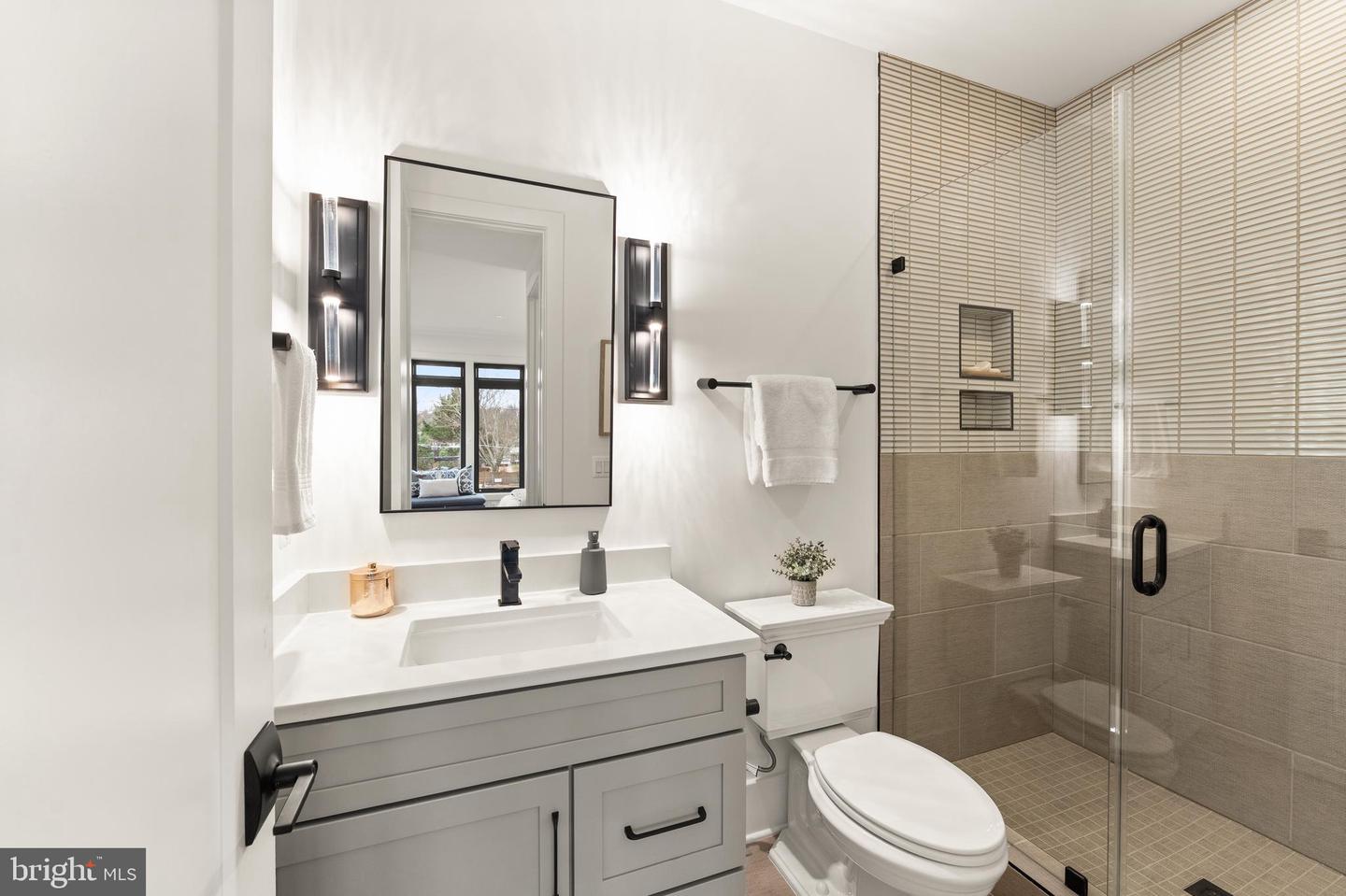 6539 FAIRLAWN DR, MCLEAN, Virginia 22101, 5 Bedrooms Bedrooms, ,5 BathroomsBathrooms,Residential,For sale,6539 FAIRLAWN DR,VAFX2280764 MLS # VAFX2280764 6539 FAIRLAWN DR, MCLEAN, Virginia 22101, 5 Bedrooms Bedrooms, ,5 BathroomsBathrooms,Residential,For sale,6539 FAIRLAWN DR,VAFX2280764 MLS # VAFX2280764