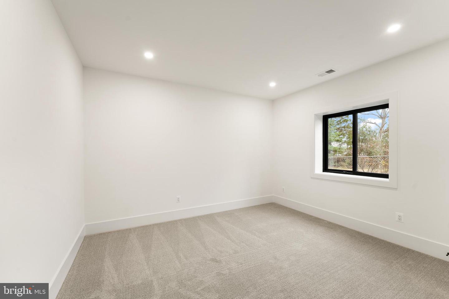 6539 FAIRLAWN DR, MCLEAN, Virginia 22101, 5 Bedrooms Bedrooms, ,5 BathroomsBathrooms,Residential,For sale,6539 FAIRLAWN DR,VAFX2280764 MLS # VAFX2280764 6539 FAIRLAWN DR, MCLEAN, Virginia 22101, 5 Bedrooms Bedrooms, ,5 BathroomsBathrooms,Residential,For sale,6539 FAIRLAWN DR,VAFX2280764 MLS # VAFX2280764