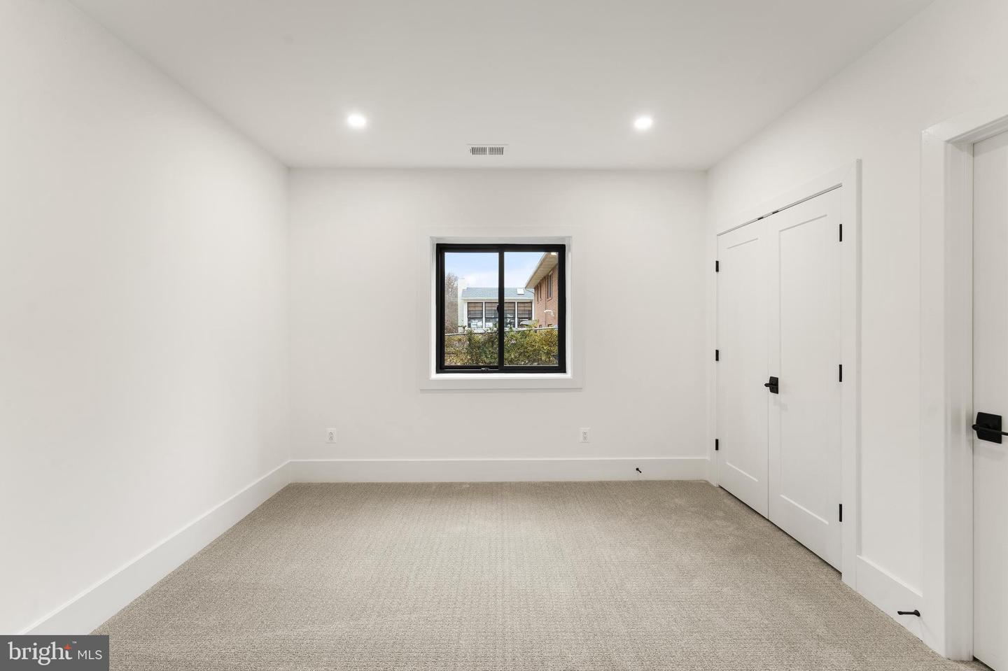 6539 FAIRLAWN DR, MCLEAN, Virginia 22101, 5 Bedrooms Bedrooms, ,5 BathroomsBathrooms,Residential,For sale,6539 FAIRLAWN DR,VAFX2280764 MLS # VAFX2280764 6539 FAIRLAWN DR, MCLEAN, Virginia 22101, 5 Bedrooms Bedrooms, ,5 BathroomsBathrooms,Residential,For sale,6539 FAIRLAWN DR,VAFX2280764 MLS # VAFX2280764