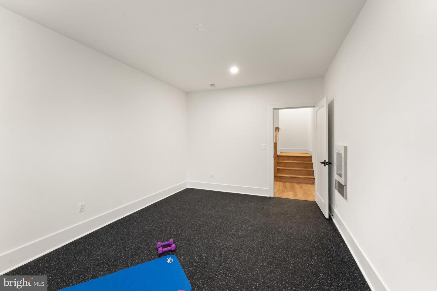 6539 FAIRLAWN DR, MCLEAN, Virginia 22101, 5 Bedrooms Bedrooms, ,5 BathroomsBathrooms,Residential,For sale,6539 FAIRLAWN DR,VAFX2280764 MLS # VAFX2280764 6539 FAIRLAWN DR, MCLEAN, Virginia 22101, 5 Bedrooms Bedrooms, ,5 BathroomsBathrooms,Residential,For sale,6539 FAIRLAWN DR,VAFX2280764 MLS # VAFX2280764