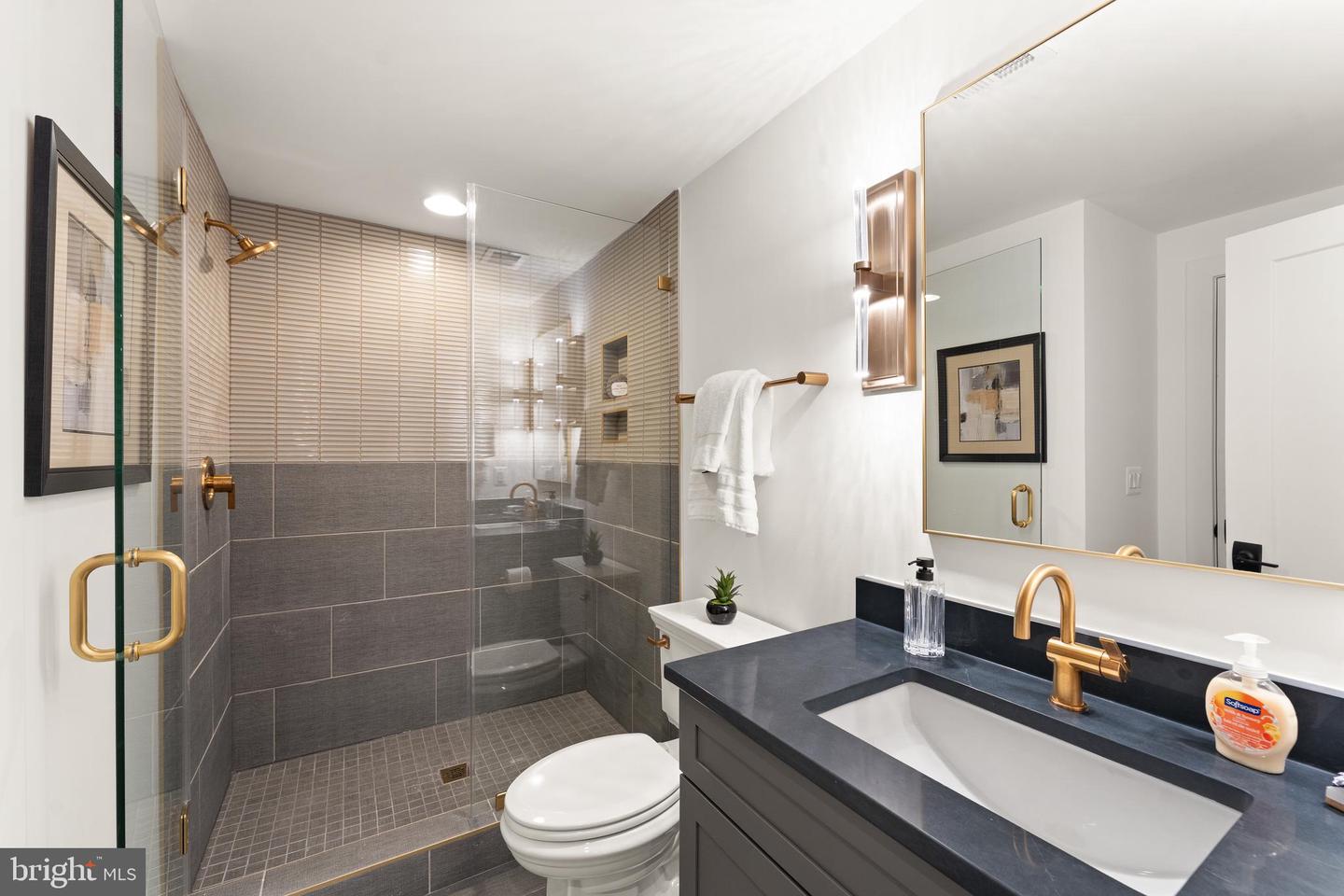 6539 FAIRLAWN DR, MCLEAN, Virginia 22101, 5 Bedrooms Bedrooms, ,5 BathroomsBathrooms,Residential,For sale,6539 FAIRLAWN DR,VAFX2280764 MLS # VAFX2280764 6539 FAIRLAWN DR, MCLEAN, Virginia 22101, 5 Bedrooms Bedrooms, ,5 BathroomsBathrooms,Residential,For sale,6539 FAIRLAWN DR,VAFX2280764 MLS # VAFX2280764