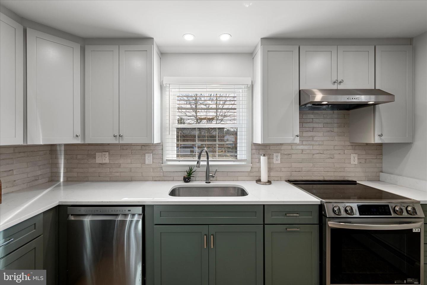 225 FOX DR, WINCHESTER, Virginia 22601, 3 Bedrooms Bedrooms, ,1 BathroomBathrooms,Residential,For sale,225 FOX DR,VAWI2009558 MLS # VAWI2009558 225 FOX DR, WINCHESTER, Virginia 22601, 3 Bedrooms Bedrooms, ,1 BathroomBathrooms,Residential,For sale,225 FOX DR,VAWI2009558 MLS # VAWI2009558