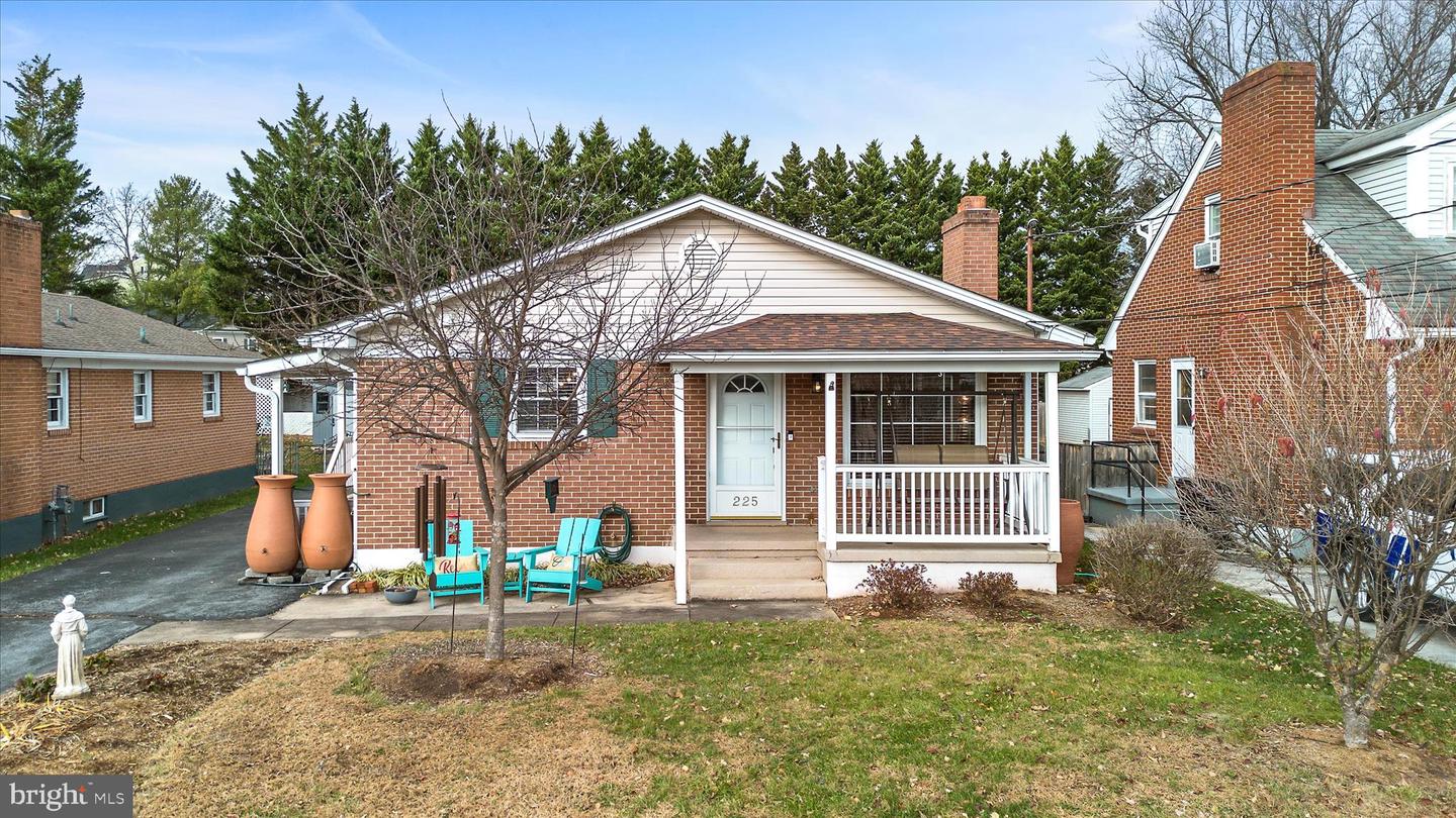 225 FOX DR, WINCHESTER, Virginia 22601, 3 Bedrooms Bedrooms, ,1 BathroomBathrooms,Residential,For sale,225 FOX DR,VAWI2009558 MLS # VAWI2009558 225 FOX DR, WINCHESTER, Virginia 22601, 3 Bedrooms Bedrooms, ,1 BathroomBathrooms,Residential,For sale,225 FOX DR,VAWI2009558 MLS # VAWI2009558
