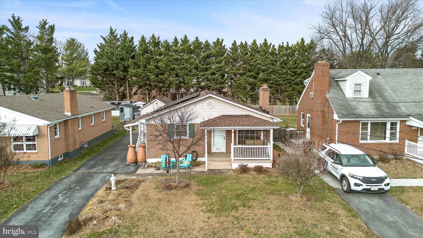 225 FOX DR, WINCHESTER, Virginia 22601, 3 Bedrooms Bedrooms, ,1 BathroomBathrooms,Residential,For sale,225 FOX DR,VAWI2009558 MLS # VAWI2009558 225 FOX DR, WINCHESTER, Virginia 22601, 3 Bedrooms Bedrooms, ,1 BathroomBathrooms,Residential,For sale,225 FOX DR,VAWI2009558 MLS # VAWI2009558
