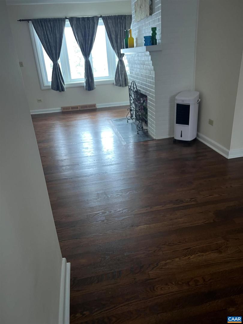 150 N BENNINGTON RD, CHARLOTTESVILLE, Virginia 22901, 4 Bedrooms Bedrooms, ,3 BathroomsBathrooms,Residential,For sale,150 N BENNINGTON RD,671682 MLS # 671682 150 N BENNINGTON RD, CHARLOTTESVILLE, Virginia 22901, 4 Bedrooms Bedrooms, ,3 BathroomsBathrooms,Residential,For sale,150 N BENNINGTON RD,671682 MLS # 671682