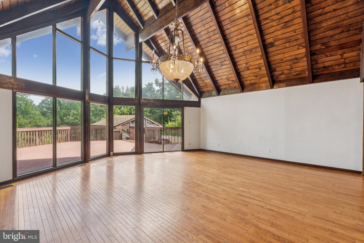 548 RIVER BEND RD, GREAT FALLS, Virginia 22066, 4 Bedrooms Bedrooms, ,5 BathroomsBathrooms,Residential,For sale,548 RIVER BEND RD,VAFX2261286 MLS # VAFX2261286