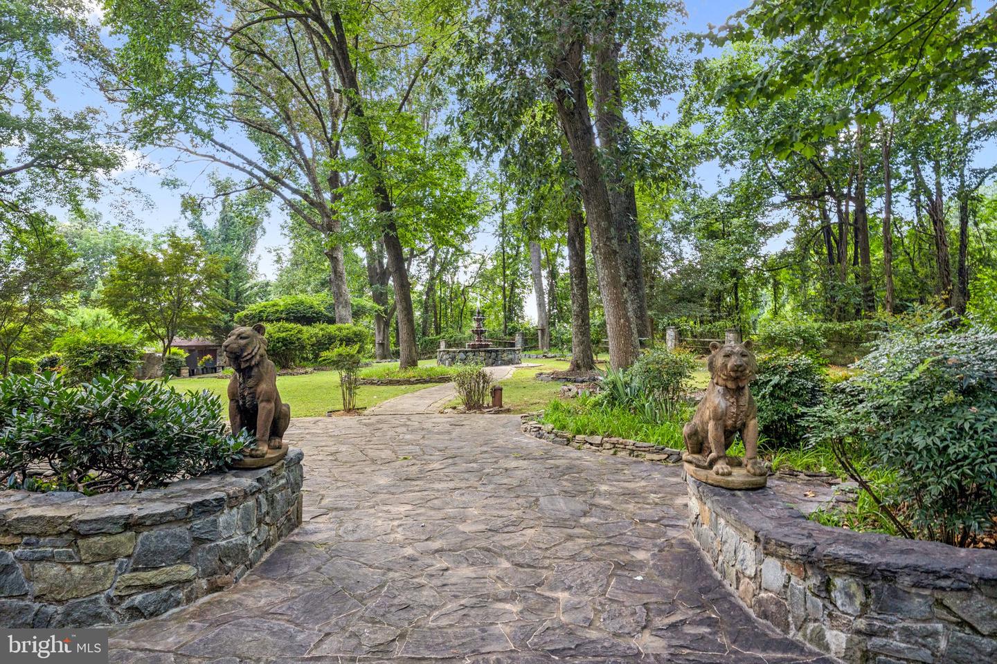 548 RIVER BEND RD, GREAT FALLS, Virginia 22066, 4 Bedrooms Bedrooms, ,5 BathroomsBathrooms,Residential,For sale,548 RIVER BEND RD,VAFX2261286 MLS # VAFX2261286