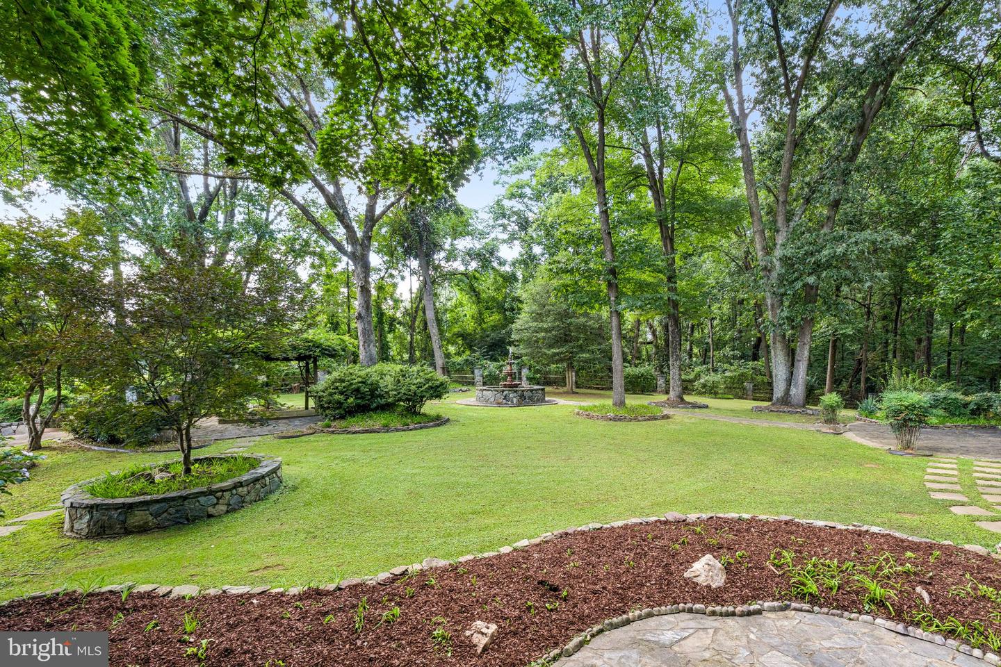 548 RIVER BEND RD, GREAT FALLS, Virginia 22066, 4 Bedrooms Bedrooms, ,5 BathroomsBathrooms,Residential,For sale,548 RIVER BEND RD,VAFX2261286 MLS # VAFX2261286