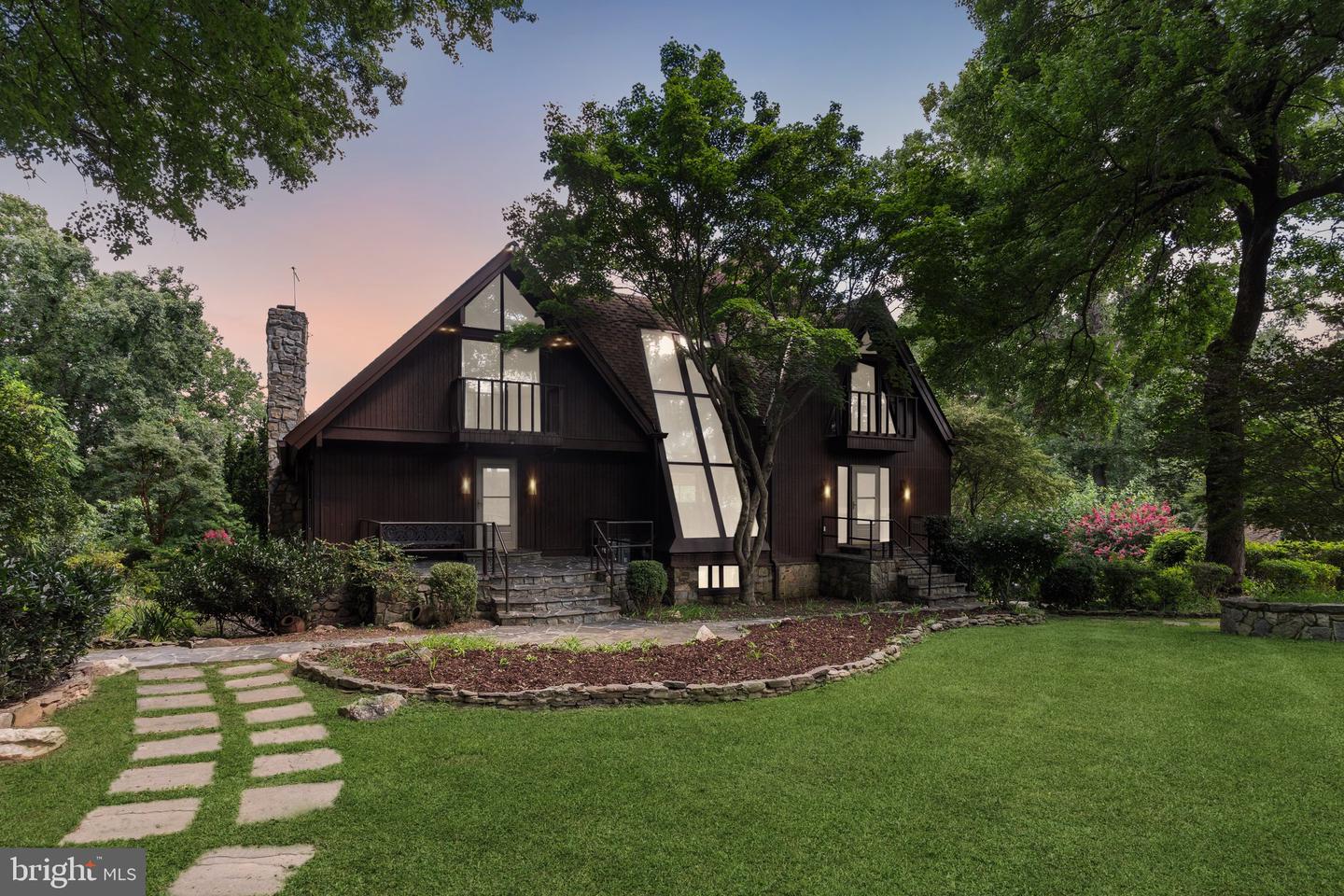 548 RIVER BEND RD, GREAT FALLS, Virginia 22066, 4 Bedrooms Bedrooms, ,5 BathroomsBathrooms,Residential,For sale,548 RIVER BEND RD,VAFX2261286 MLS # VAFX2261286