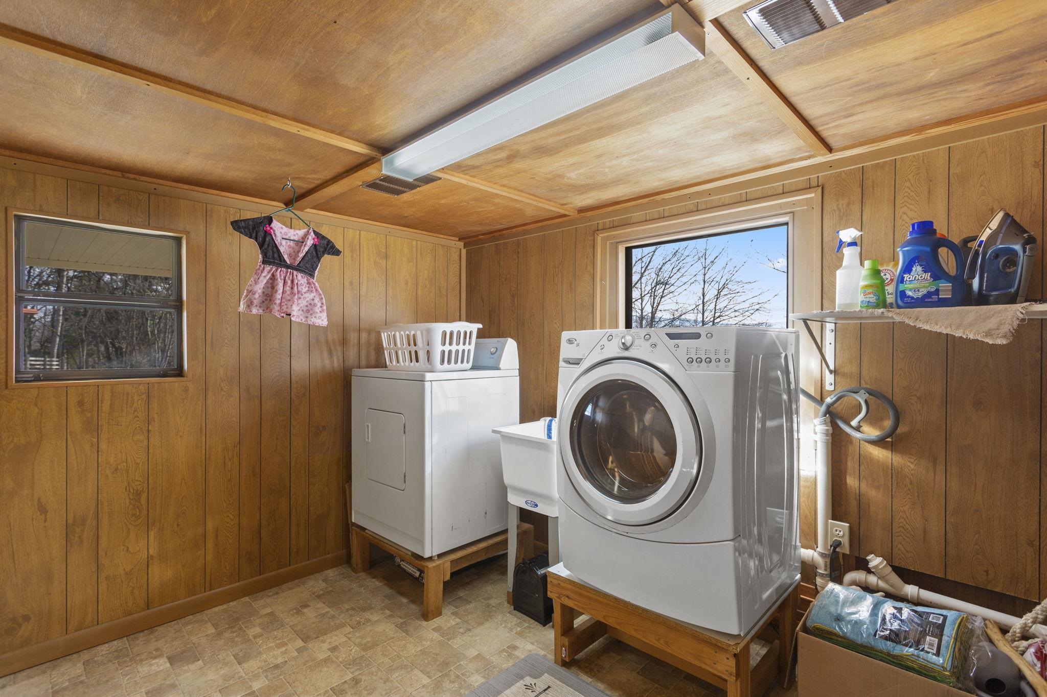 8086 CRAUN DR, GROTTOES, Virginia 24441, 3 Bedrooms Bedrooms, ,1 BathroomBathrooms,Residential,159 - A - 13B,8086 CRAUN DR,671684 MLS # 671684 8086 CRAUN DR, GROTTOES, Virginia 24441, 3 Bedrooms Bedrooms, ,1 BathroomBathrooms,Residential,159 - A - 13B,8086 CRAUN DR,671684 MLS # 671684