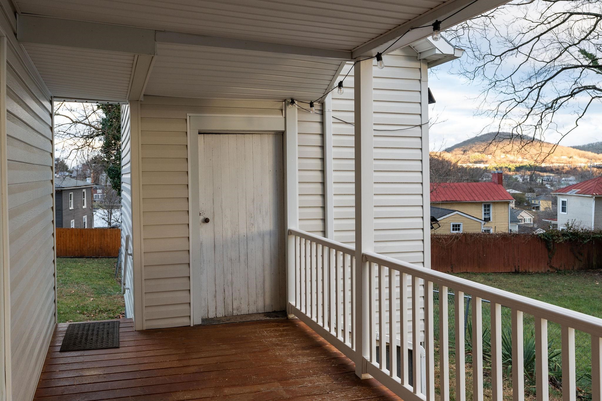 207 RESERVOIR ST, STAUNTON, Virginia 24401, 3 Bedrooms Bedrooms, ,1 BathroomBathrooms,Residential,207 RESERVOIR ST,671688 MLS # 671688 207 RESERVOIR ST, STAUNTON, Virginia 24401, 3 Bedrooms Bedrooms, ,1 BathroomBathrooms,Residential,207 RESERVOIR ST,671688 MLS # 671688