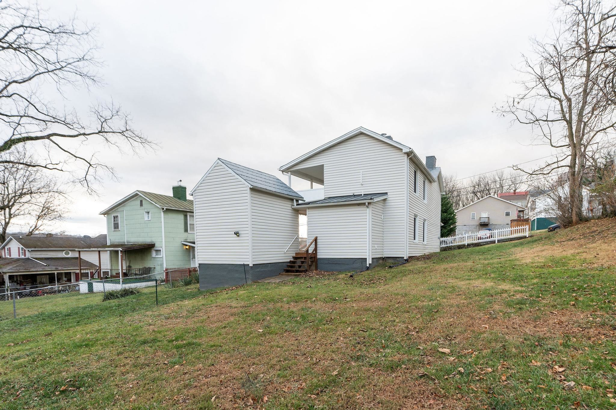 207 RESERVOIR ST, STAUNTON, Virginia 24401, 3 Bedrooms Bedrooms, ,1 BathroomBathrooms,Residential,207 RESERVOIR ST,671688 MLS # 671688 207 RESERVOIR ST, STAUNTON, Virginia 24401, 3 Bedrooms Bedrooms, ,1 BathroomBathrooms,Residential,207 RESERVOIR ST,671688 MLS # 671688