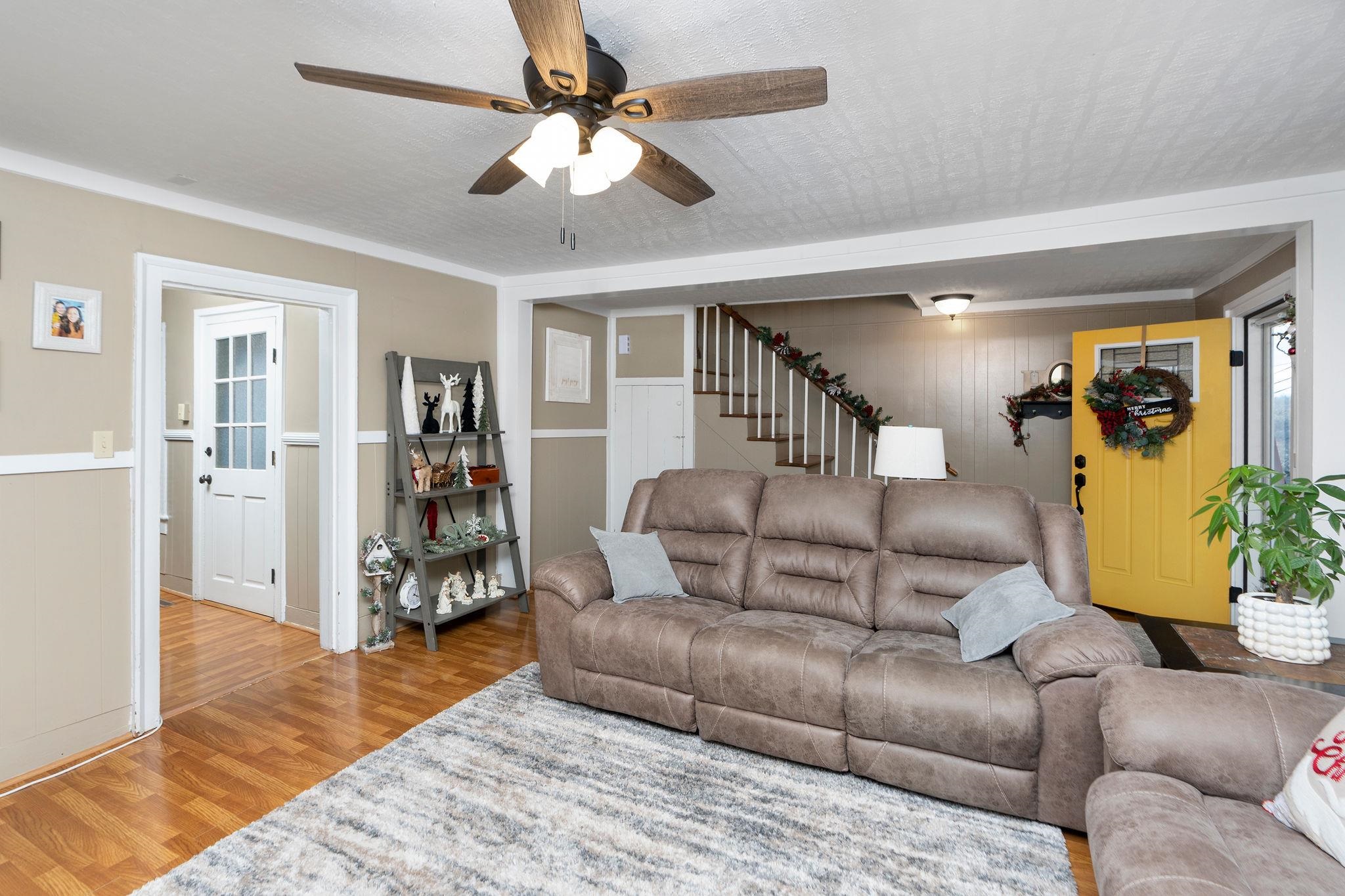 207 RESERVOIR ST, STAUNTON, Virginia 24401, 3 Bedrooms Bedrooms, ,1 BathroomBathrooms,Residential,207 RESERVOIR ST,671688 MLS # 671688 207 RESERVOIR ST, STAUNTON, Virginia 24401, 3 Bedrooms Bedrooms, ,1 BathroomBathrooms,Residential,207 RESERVOIR ST,671688 MLS # 671688