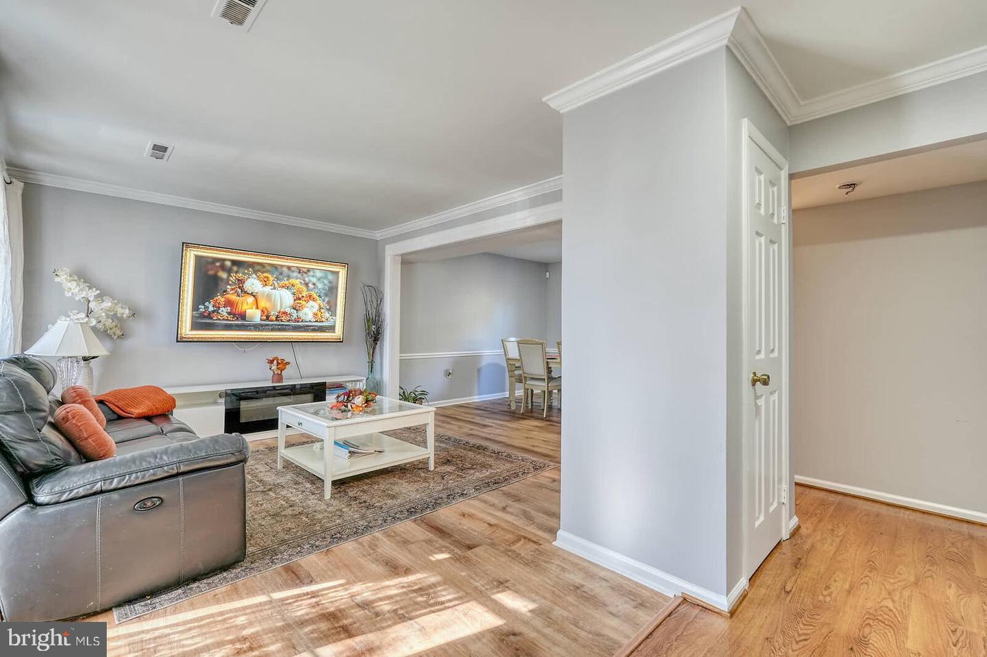 5876 PONTIAC DR, WOODBRIDGE, Virginia 22193, 4 Bedrooms Bedrooms, ,2 BathroomsBathrooms,Residential,For sale,5876 PONTIAC DR,VAPW2106818 MLS # VAPW2106818 5876 PONTIAC DR, WOODBRIDGE, Virginia 22193, 4 Bedrooms Bedrooms, ,2 BathroomsBathrooms,Residential,For sale,5876 PONTIAC DR,VAPW2106818 MLS # VAPW2106818