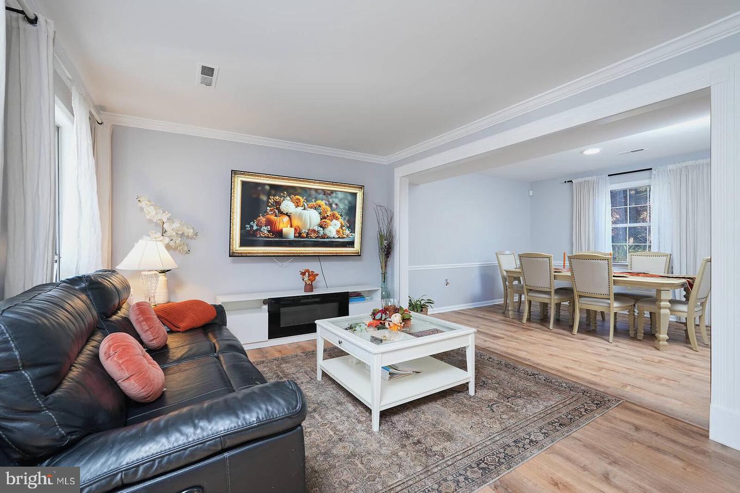 5876 PONTIAC DR, WOODBRIDGE, Virginia 22193, 4 Bedrooms Bedrooms, ,2 BathroomsBathrooms,Residential,For sale,5876 PONTIAC DR,VAPW2106818 MLS # VAPW2106818 5876 PONTIAC DR, WOODBRIDGE, Virginia 22193, 4 Bedrooms Bedrooms, ,2 BathroomsBathrooms,Residential,For sale,5876 PONTIAC DR,VAPW2106818 MLS # VAPW2106818