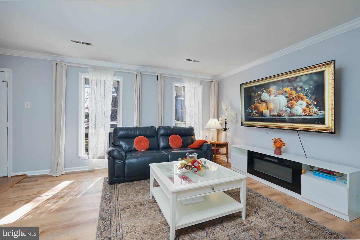 5876 PONTIAC DR, WOODBRIDGE, Virginia 22193, 4 Bedrooms Bedrooms, ,2 BathroomsBathrooms,Residential,For sale,5876 PONTIAC DR,VAPW2106818 MLS # VAPW2106818 5876 PONTIAC DR, WOODBRIDGE, Virginia 22193, 4 Bedrooms Bedrooms, ,2 BathroomsBathrooms,Residential,For sale,5876 PONTIAC DR,VAPW2106818 MLS # VAPW2106818