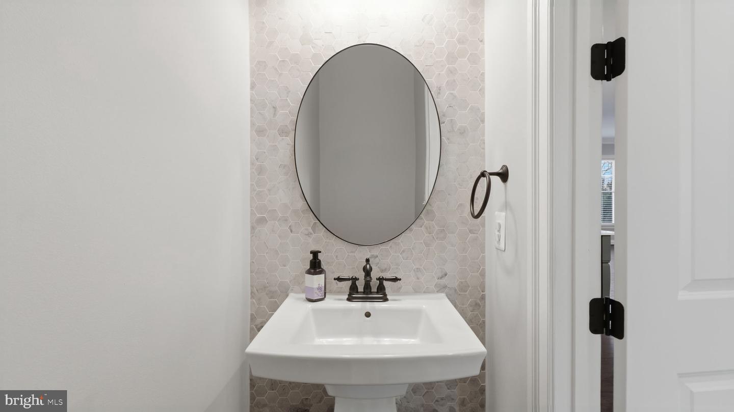 25956 CULLEN RUN PL, ALDIE, Virginia 20105, 5 Bedrooms Bedrooms, ,4 BathroomsBathrooms,Residential,For sale,25956 CULLEN RUN PL,VALO2111448 MLS # VALO2111448