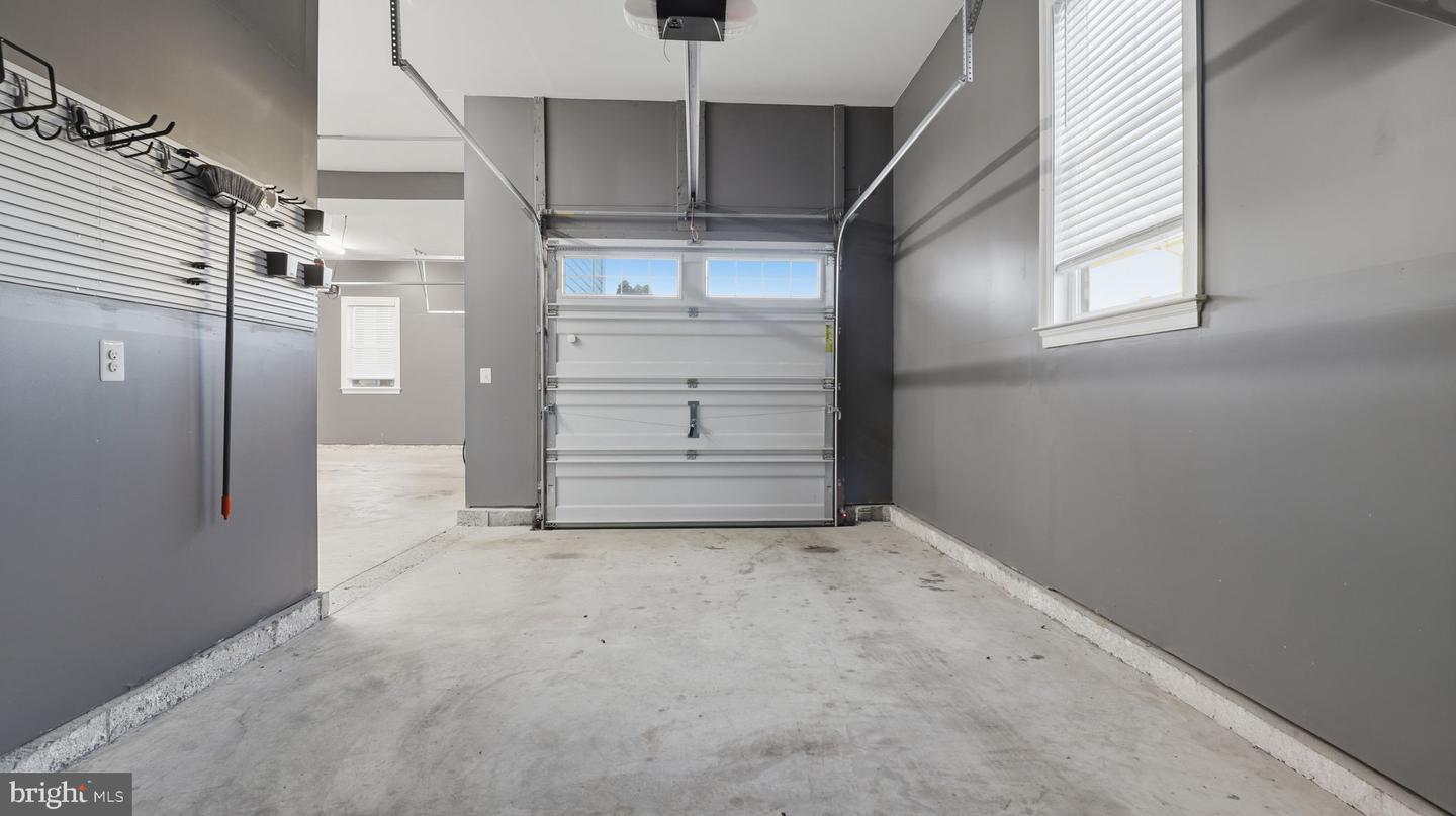 25956 CULLEN RUN PL, ALDIE, Virginia 20105, 5 Bedrooms Bedrooms, ,4 BathroomsBathrooms,Residential,For sale,25956 CULLEN RUN PL,VALO2111448 MLS # VALO2111448