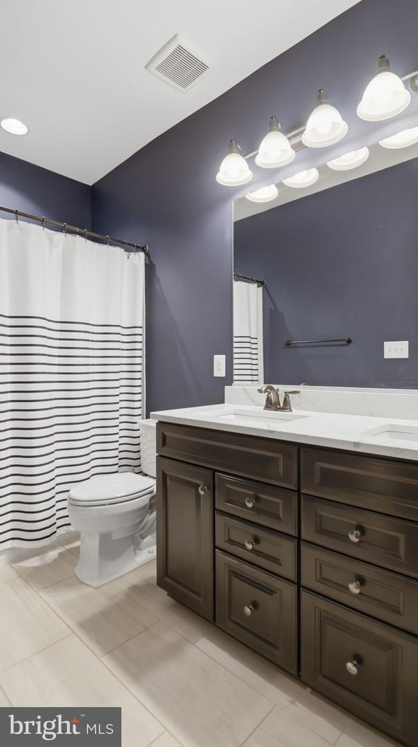 25956 CULLEN RUN PL, ALDIE, Virginia 20105, 5 Bedrooms Bedrooms, ,4 BathroomsBathrooms,Residential,For sale,25956 CULLEN RUN PL,VALO2111448 MLS # VALO2111448