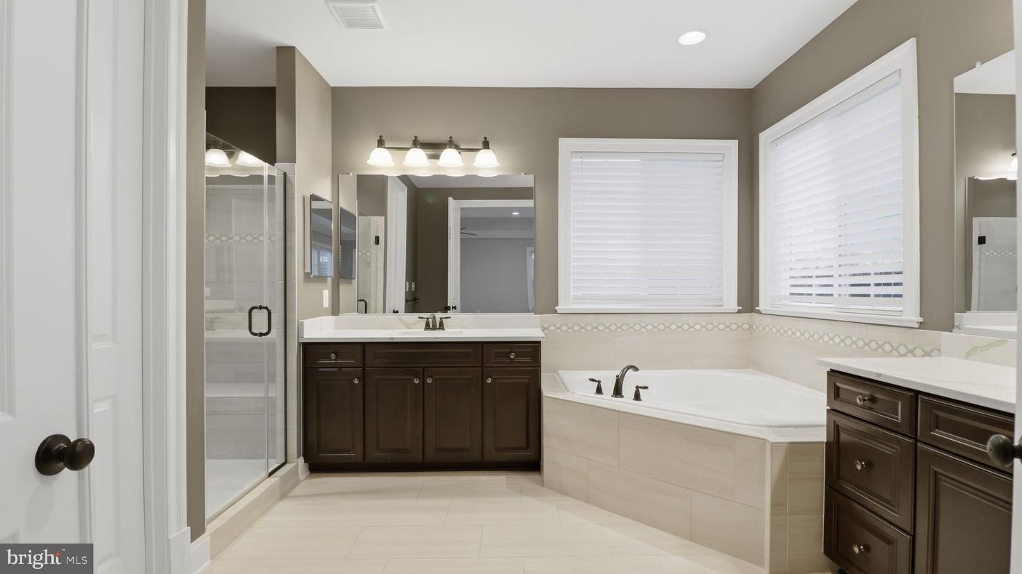 25956 CULLEN RUN PL, ALDIE, Virginia 20105, 5 Bedrooms Bedrooms, ,4 BathroomsBathrooms,Residential,For sale,25956 CULLEN RUN PL,VALO2111448 MLS # VALO2111448