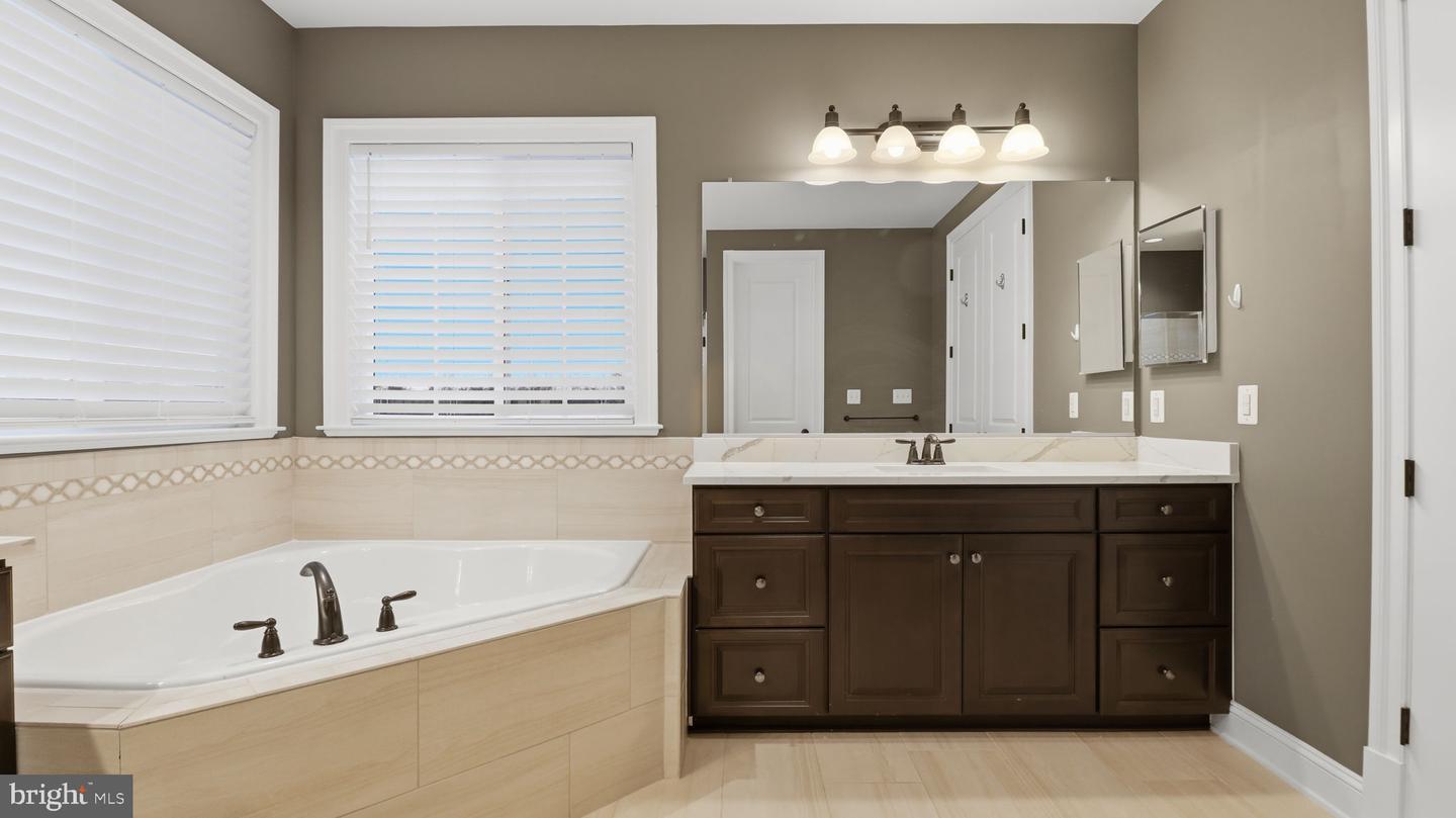 25956 CULLEN RUN PL, ALDIE, Virginia 20105, 5 Bedrooms Bedrooms, ,4 BathroomsBathrooms,Residential,For sale,25956 CULLEN RUN PL,VALO2111448 MLS # VALO2111448