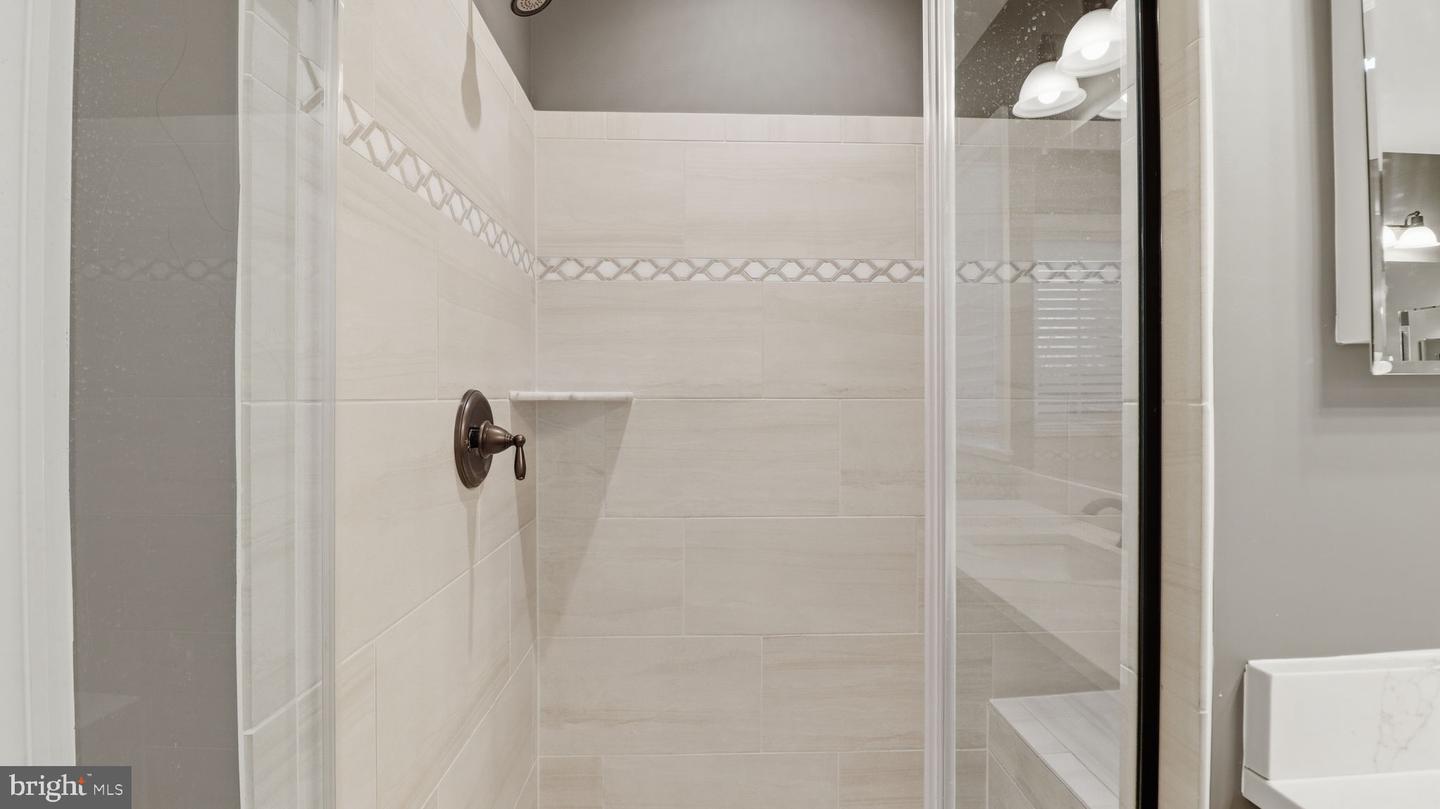 25956 CULLEN RUN PL, ALDIE, Virginia 20105, 5 Bedrooms Bedrooms, ,4 BathroomsBathrooms,Residential,For sale,25956 CULLEN RUN PL,VALO2111448 MLS # VALO2111448