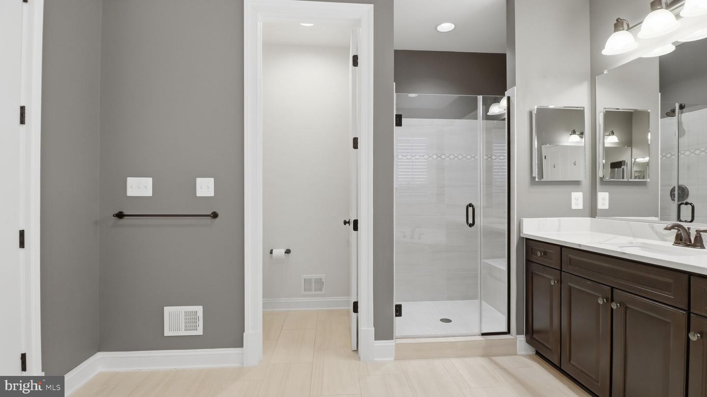 25956 CULLEN RUN PL, ALDIE, Virginia 20105, 5 Bedrooms Bedrooms, ,4 BathroomsBathrooms,Residential,For sale,25956 CULLEN RUN PL,VALO2111448 MLS # VALO2111448