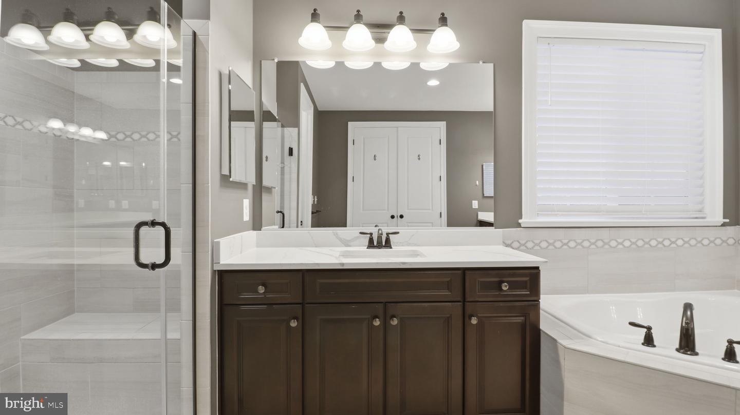 25956 CULLEN RUN PL, ALDIE, Virginia 20105, 5 Bedrooms Bedrooms, ,4 BathroomsBathrooms,Residential,For sale,25956 CULLEN RUN PL,VALO2111448 MLS # VALO2111448