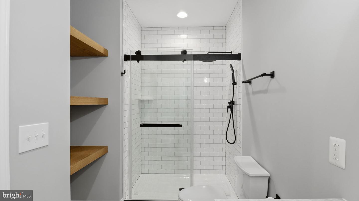 25956 CULLEN RUN PL, ALDIE, Virginia 20105, 5 Bedrooms Bedrooms, ,4 BathroomsBathrooms,Residential,For sale,25956 CULLEN RUN PL,VALO2111448 MLS # VALO2111448