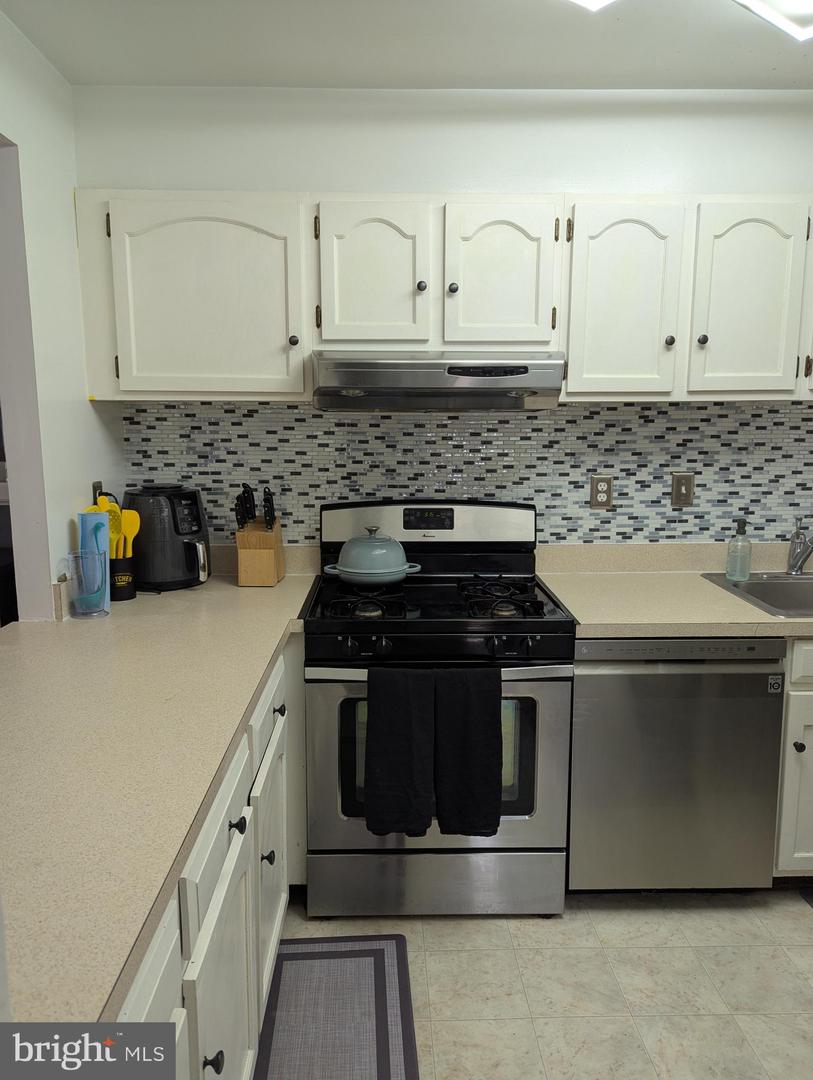 5940 COVE LANDING RD #304, BURKE, Virginia 22015, 3 Bedrooms Bedrooms, ,2 BathroomsBathrooms,Residential,For sale,5940 COVE LANDING RD #304,VAFX2280960 MLS # VAFX2280960 5940 COVE LANDING RD #304, BURKE, Virginia 22015, 3 Bedrooms Bedrooms, ,2 BathroomsBathrooms,Residential,For sale,5940 COVE LANDING RD #304,VAFX2280960 MLS # VAFX2280960