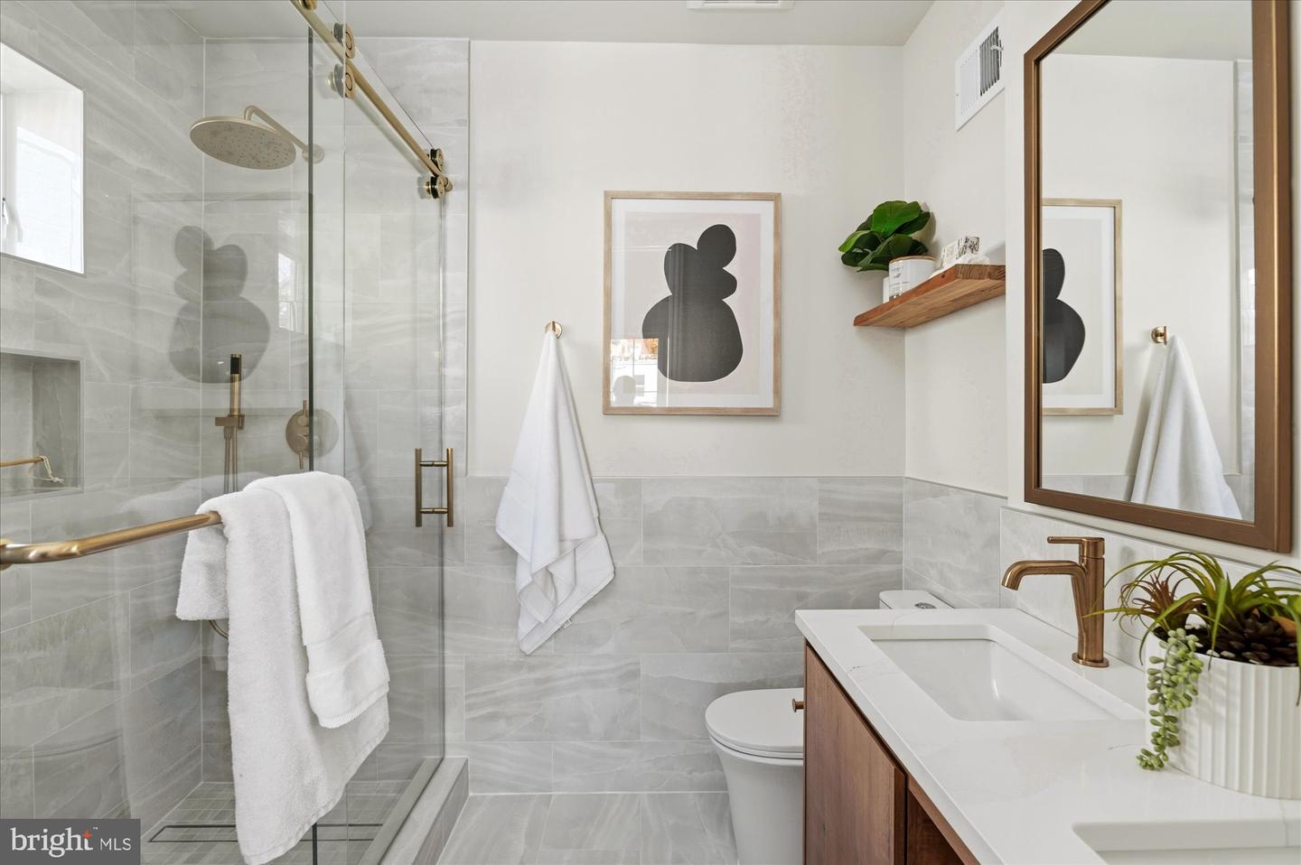 1509 CAROLINE ST NW, WASHINGTON, District Of Columbia 20009, 4 Bedrooms Bedrooms, ,3 BathroomsBathrooms,Residential,For sale,1509 CAROLINE ST NW,DCDC2234014 MLS # DCDC2234014