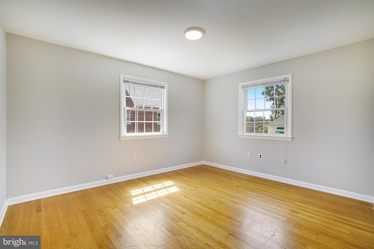 706 N CLEVELAND ST, ARLINGTON, Virginia 22201, 6 Bedrooms Bedrooms, ,3 BathroomsBathrooms,Residential,For sale,706 N CLEVELAND ST,VAAR2066646 MLS # VAAR2066646