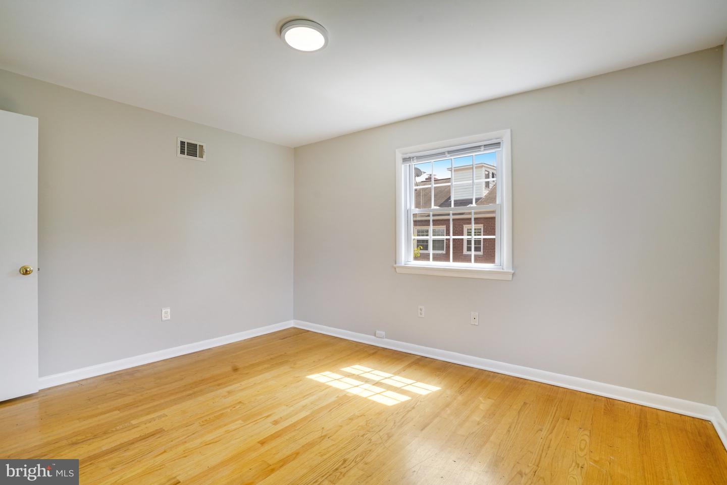 706 N CLEVELAND ST, ARLINGTON, Virginia 22201, 6 Bedrooms Bedrooms, ,3 BathroomsBathrooms,Residential,For sale,706 N CLEVELAND ST,VAAR2066646 MLS # VAAR2066646