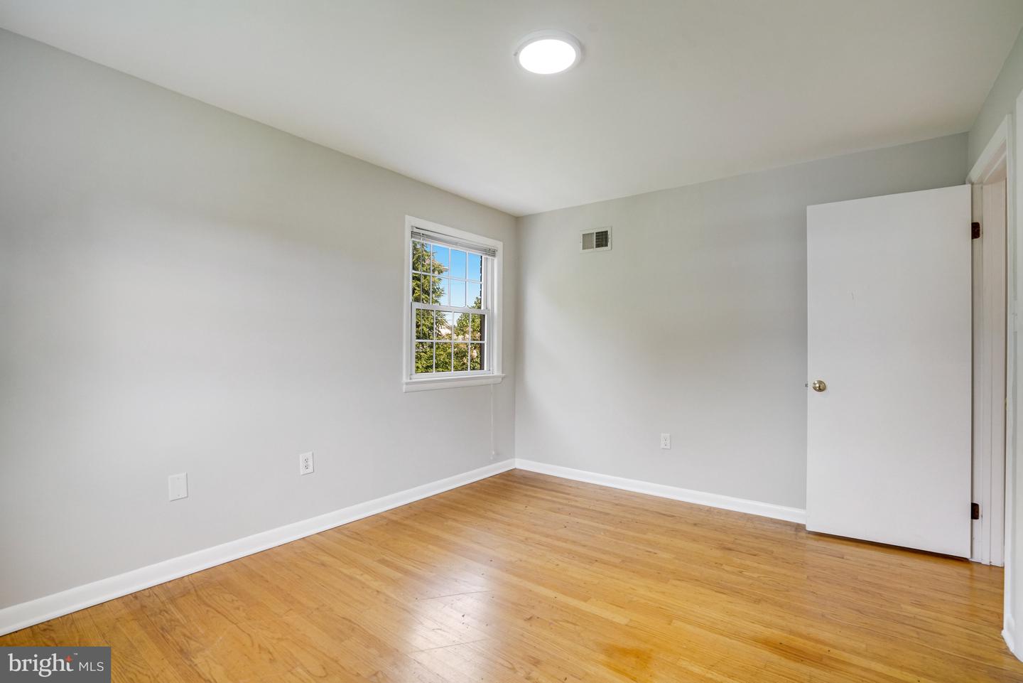 706 N CLEVELAND ST, ARLINGTON, Virginia 22201, 6 Bedrooms Bedrooms, ,3 BathroomsBathrooms,Residential,For sale,706 N CLEVELAND ST,VAAR2066646 MLS # VAAR2066646