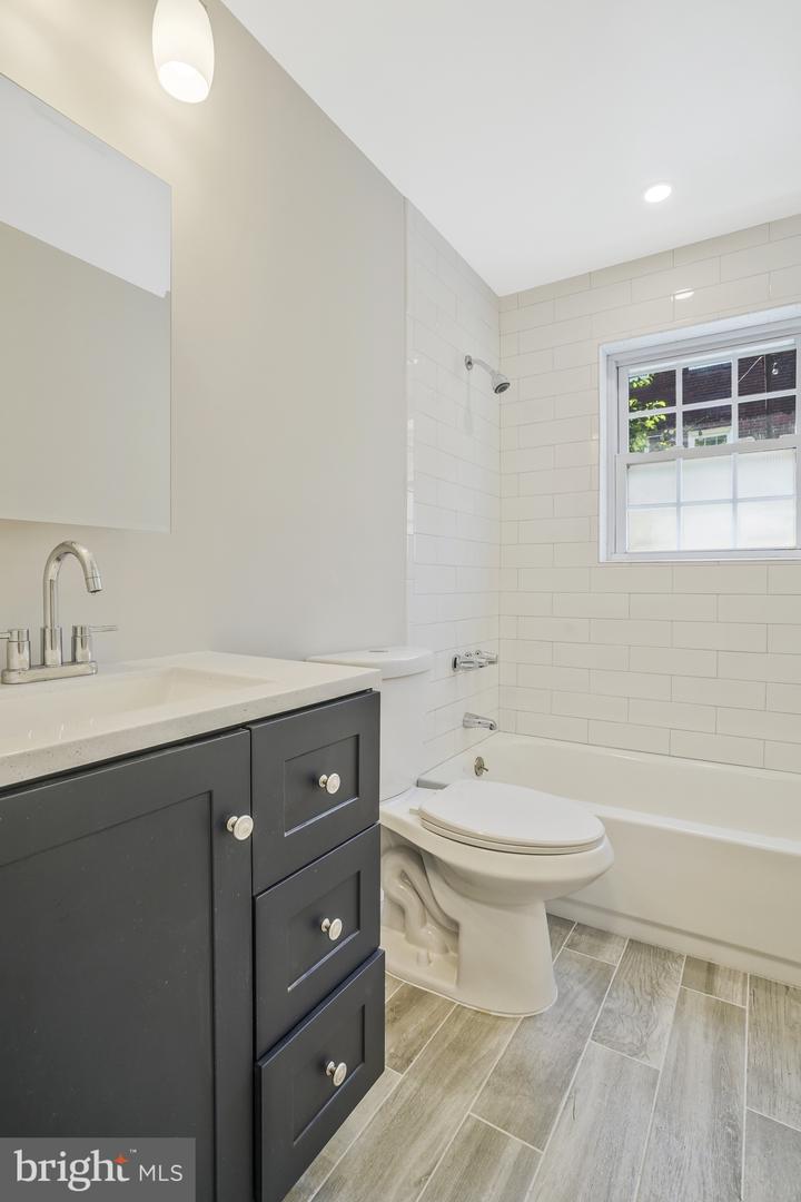 706 N CLEVELAND ST, ARLINGTON, Virginia 22201, 6 Bedrooms Bedrooms, ,3 BathroomsBathrooms,Residential,For sale,706 N CLEVELAND ST,VAAR2066646 MLS # VAAR2066646