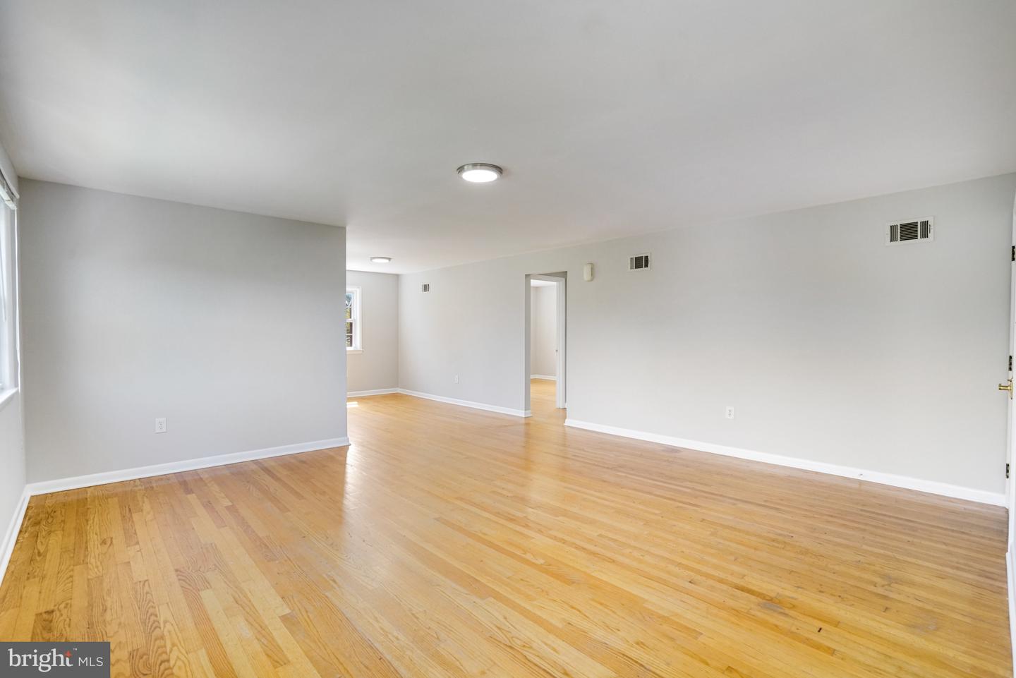 706 N CLEVELAND ST, ARLINGTON, Virginia 22201, 6 Bedrooms Bedrooms, ,3 BathroomsBathrooms,Residential,For sale,706 N CLEVELAND ST,VAAR2066646 MLS # VAAR2066646