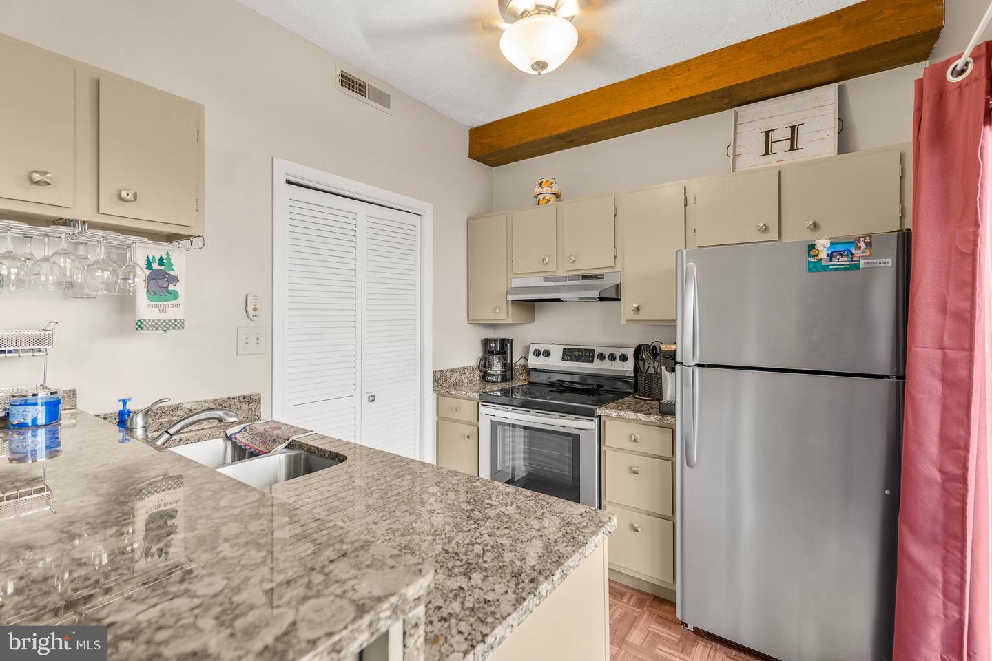 752 LAURELWOOD, ROSELAND, Virginia 22967, 1 Bedroom Bedrooms, ,1 BathroomBathrooms,Residential,For sale,752 LAURELWOOD,VANL2000530 MLS # VANL2000530 752 LAURELWOOD, ROSELAND, Virginia 22967, 1 Bedroom Bedrooms, ,1 BathroomBathrooms,Residential,For sale,752 LAURELWOOD,VANL2000530 MLS # VANL2000530