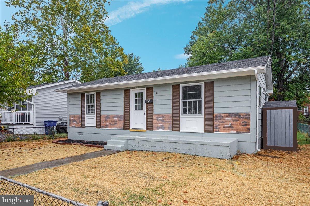 1311 MONROE AVE, FRONT ROYAL, Virginia 22630, 2 Bedrooms Bedrooms, ,1 BathroomBathrooms,Residential,For sale,1311 MONROE AVE,VAWR2012222 MLS # VAWR2012222 1311 MONROE AVE, FRONT ROYAL, Virginia 22630, 2 Bedrooms Bedrooms, ,1 BathroomBathrooms,Residential,For sale,1311 MONROE AVE,VAWR2012222 MLS # VAWR2012222