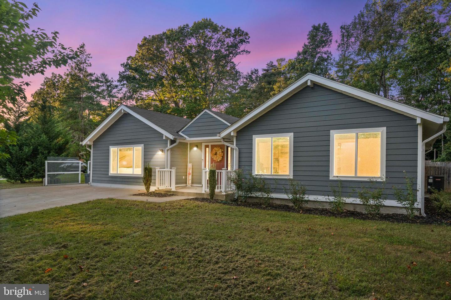 10402 HOLLYOAK PL, FAIRFAX, Virginia 22032, 4 Bedrooms Bedrooms, ,3 BathroomsBathrooms,Residential,For sale,10402 HOLLYOAK PL,VAFX2269278 MLS # VAFX2269278 10402 HOLLYOAK PL, FAIRFAX, Virginia 22032, 4 Bedrooms Bedrooms, ,3 BathroomsBathrooms,Residential,For sale,10402 HOLLYOAK PL,VAFX2269278 MLS # VAFX2269278