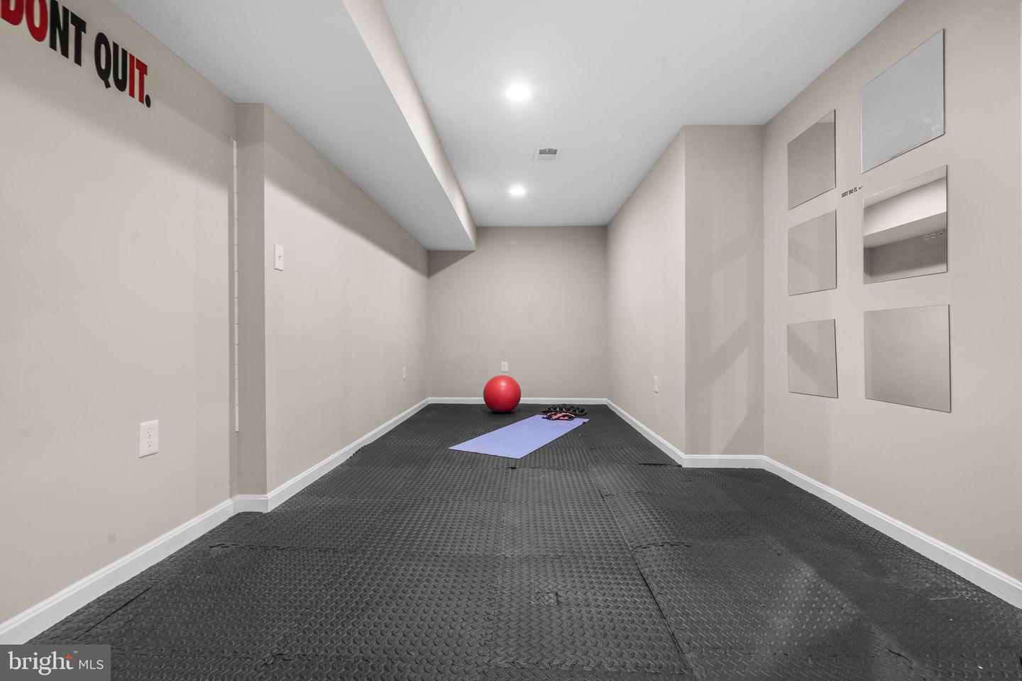 10402 HOLLYOAK PL, FAIRFAX, Virginia 22032, 4 Bedrooms Bedrooms, ,3 BathroomsBathrooms,Residential,For sale,10402 HOLLYOAK PL,VAFX2269278 MLS # VAFX2269278 10402 HOLLYOAK PL, FAIRFAX, Virginia 22032, 4 Bedrooms Bedrooms, ,3 BathroomsBathrooms,Residential,For sale,10402 HOLLYOAK PL,VAFX2269278 MLS # VAFX2269278