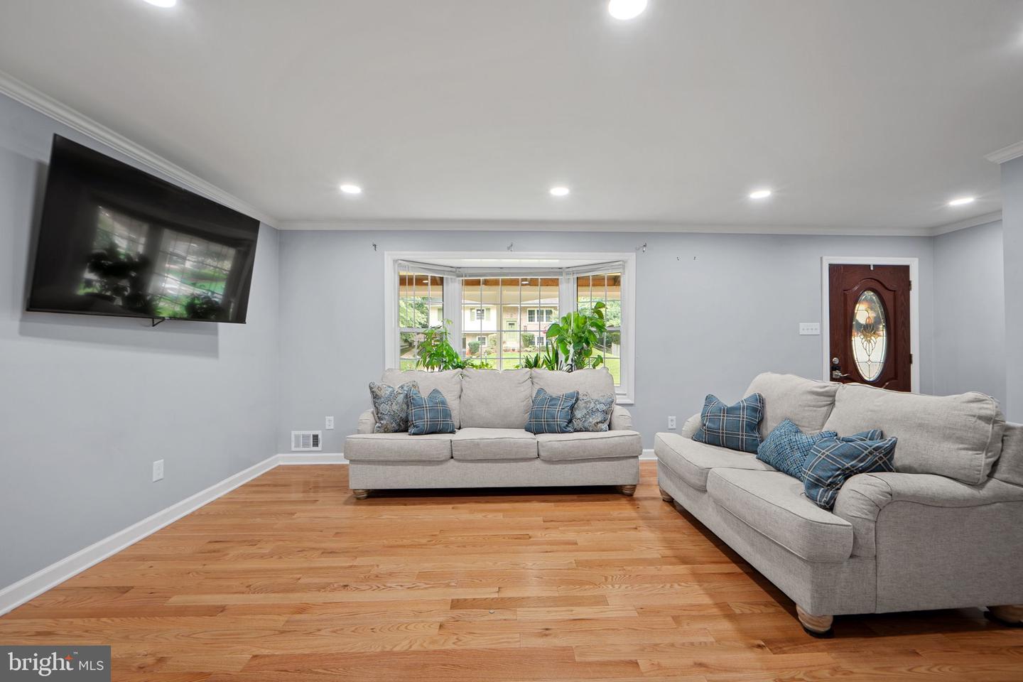 7222 WILLOW OAK PL, SPRINGFIELD, Virginia 22153, 4 Bedrooms Bedrooms, 7 Rooms Rooms,3 BathroomsBathrooms,Residential,For sale,7222 WILLOW OAK PL,VAFX2269958 MLS # VAFX2269958 7222 WILLOW OAK PL, SPRINGFIELD, Virginia 22153, 4 Bedrooms Bedrooms, 7 Rooms Rooms,3 BathroomsBathrooms,Residential,For sale,7222 WILLOW OAK PL,VAFX2269958 MLS # VAFX2269958